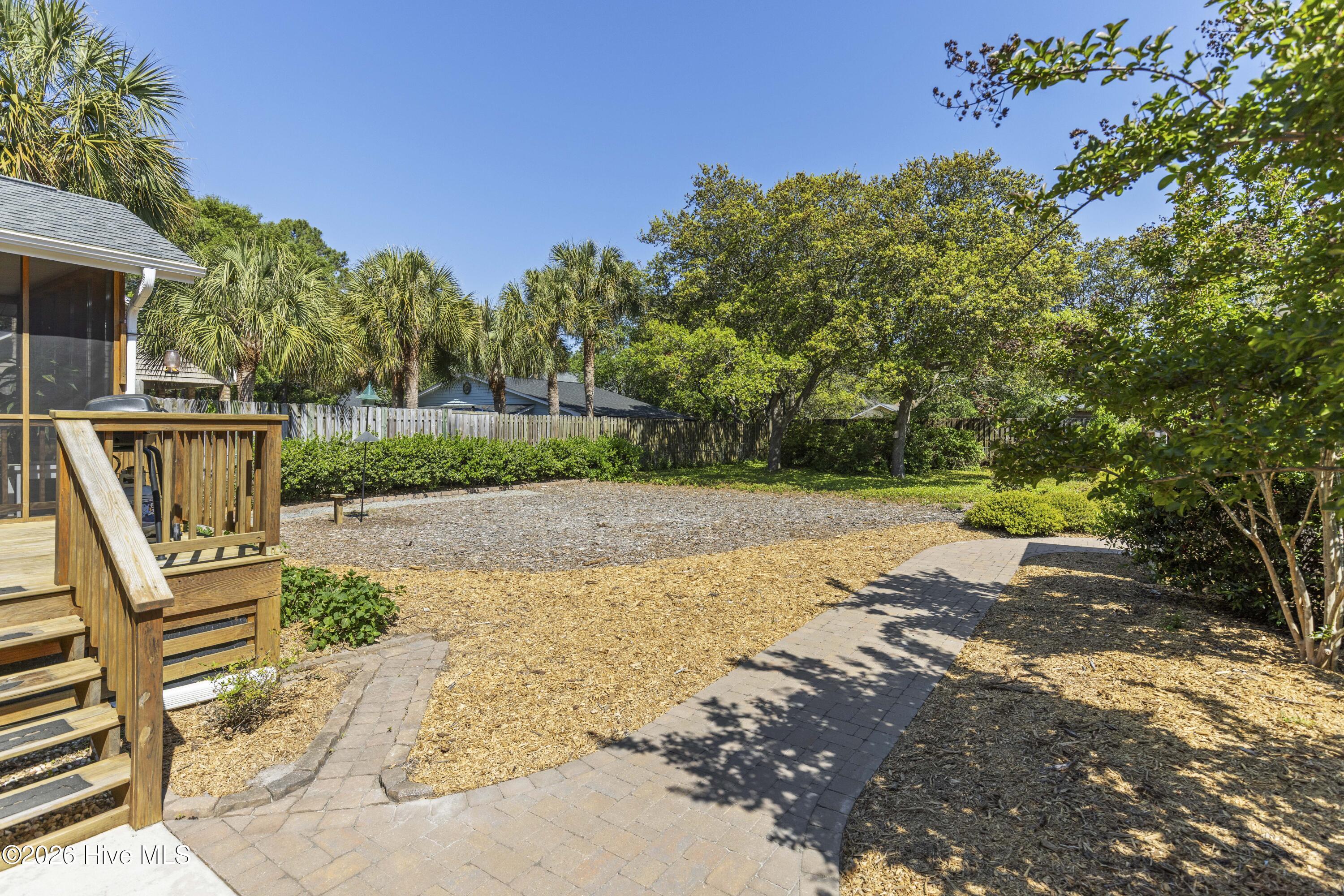 100569579 | Photo 19