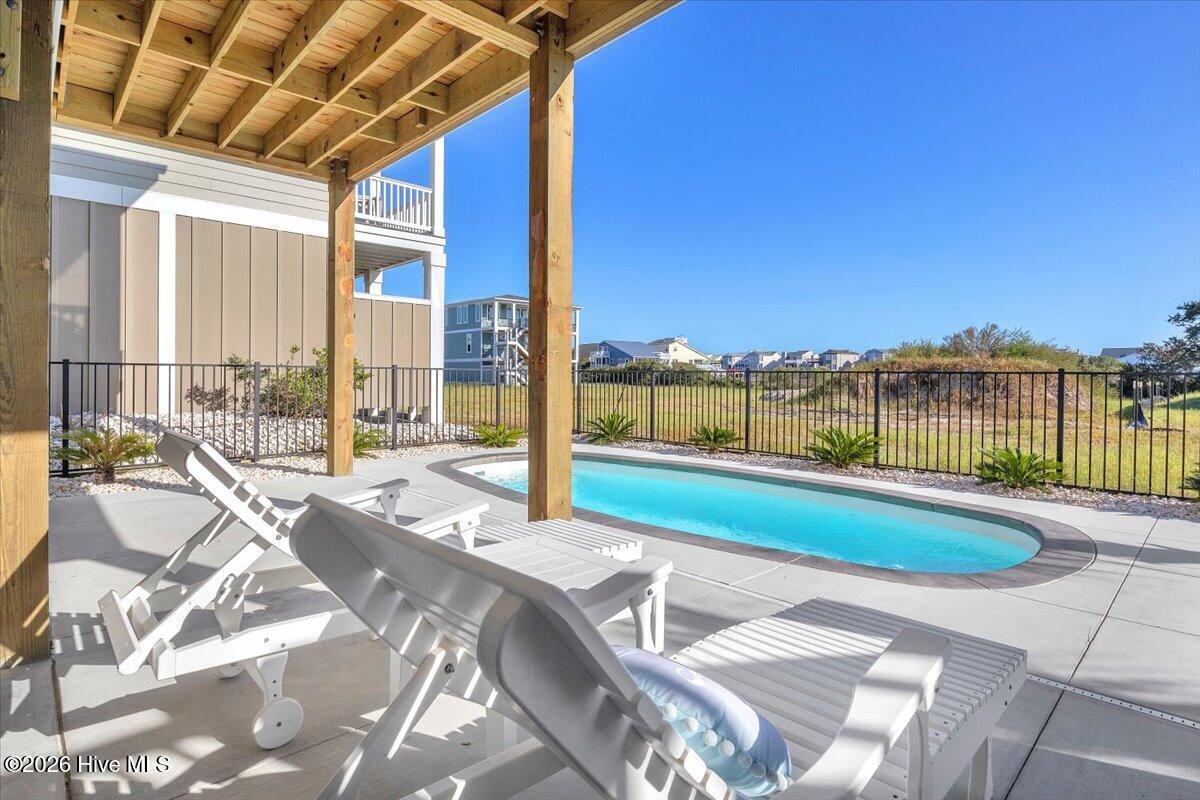 100565716 | Photo 58