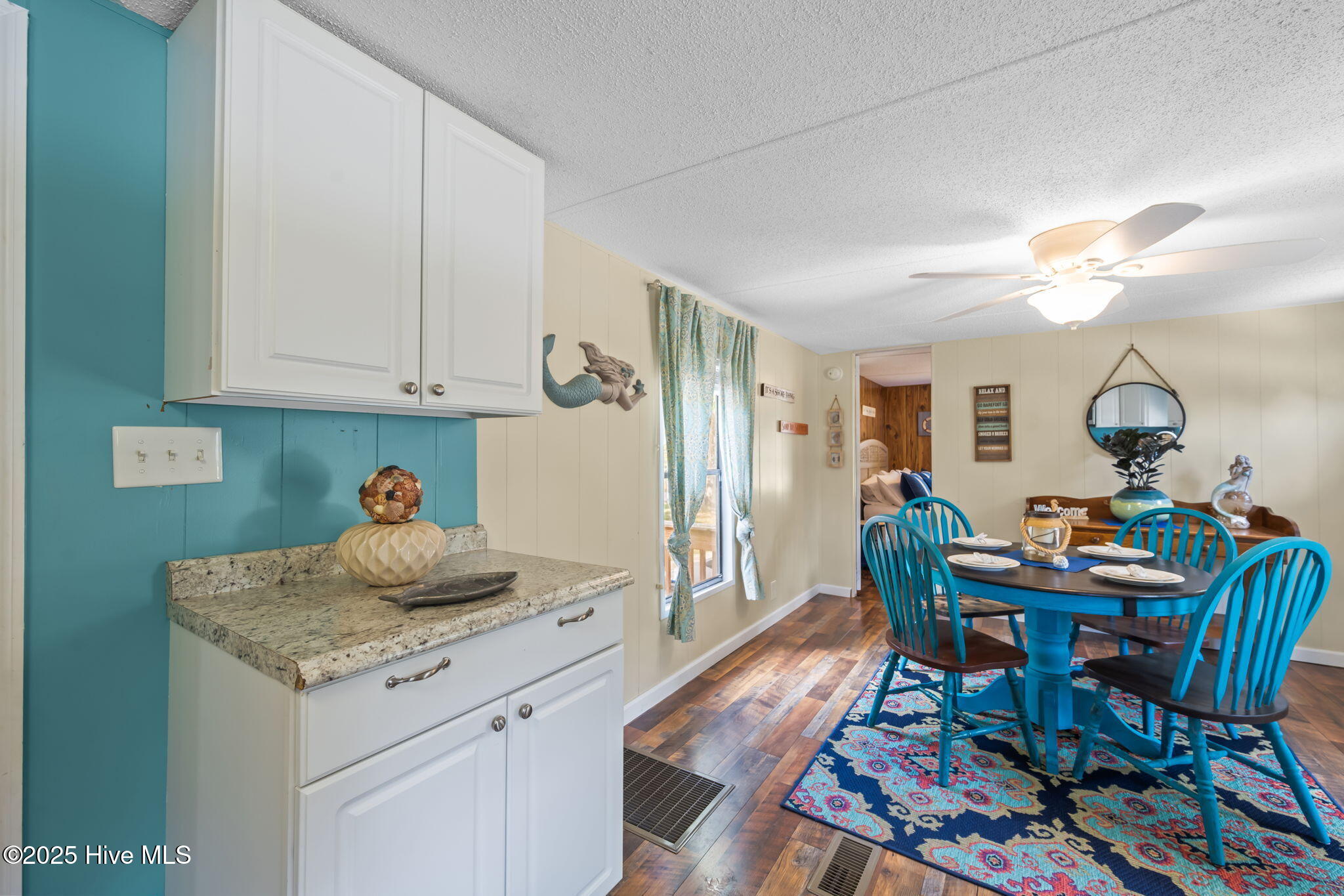 100535152 | Photo 26