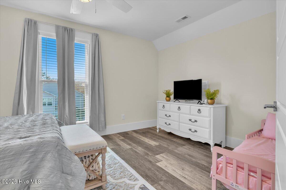 100550591 | Photo 48