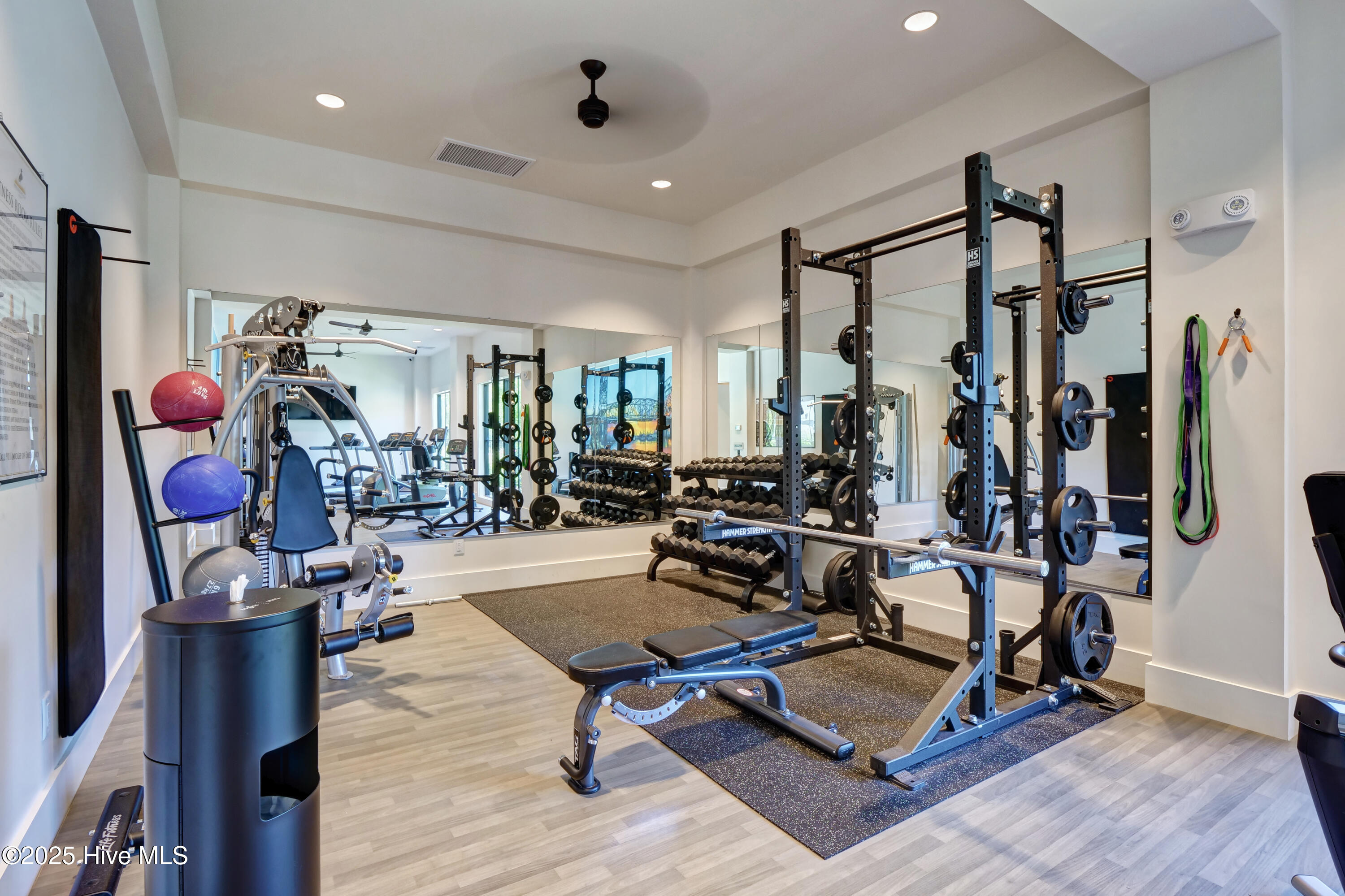 100515676 | Photo 11