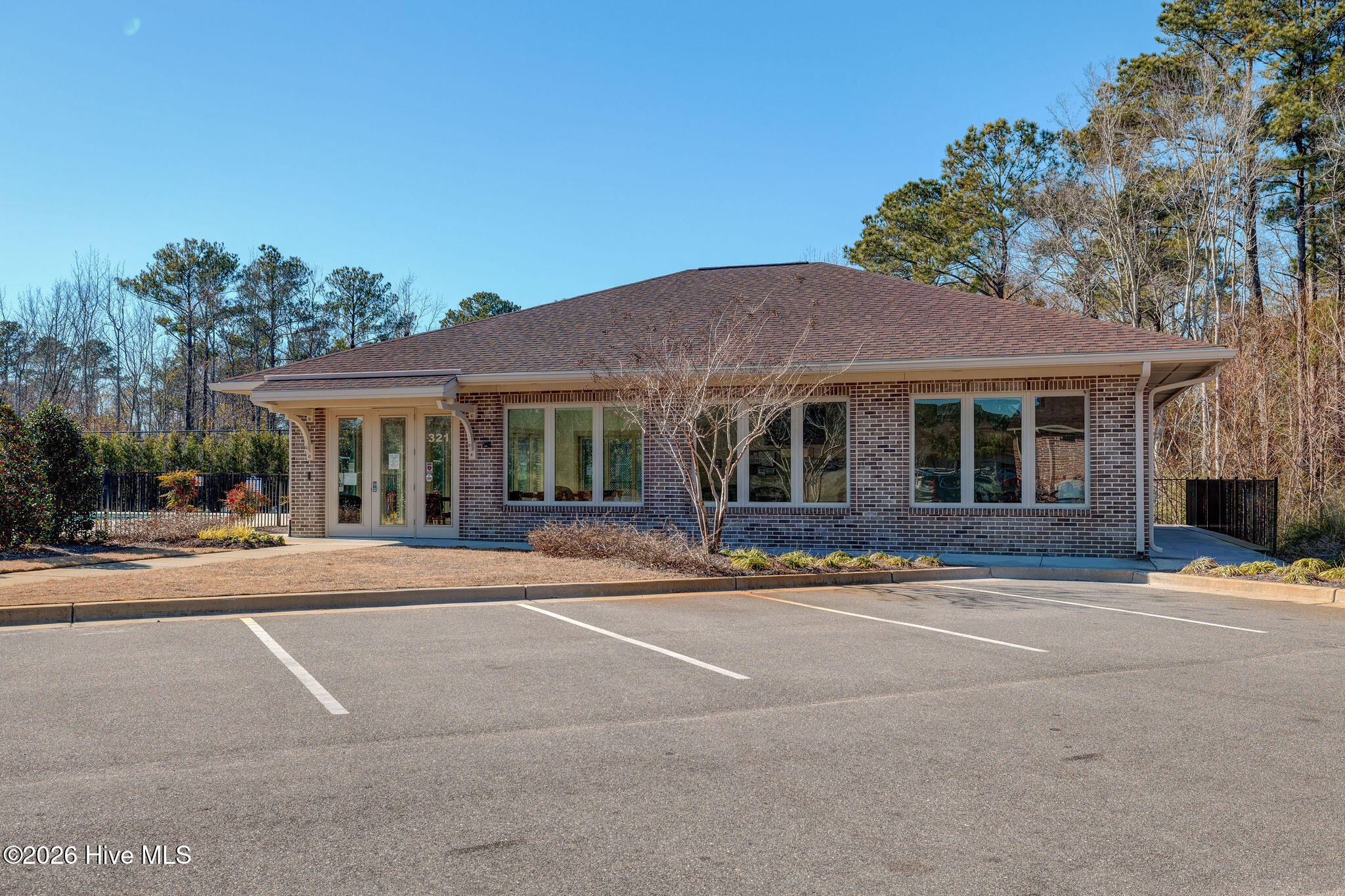 100560537 | Photo 30