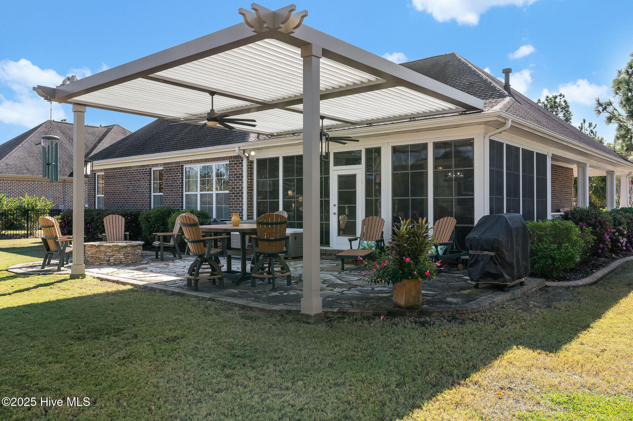 100541913 | Photo 19