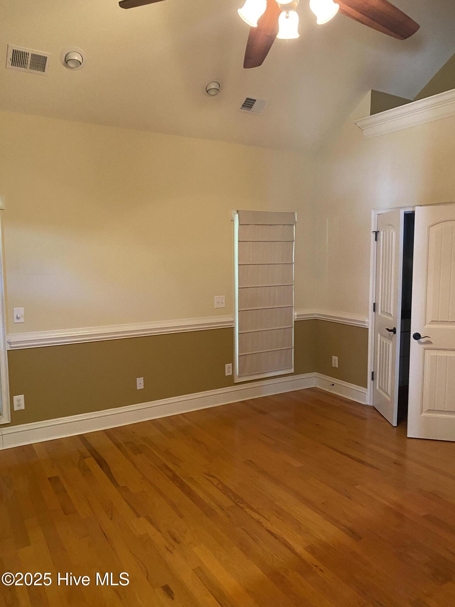 100520083 | Photo 21