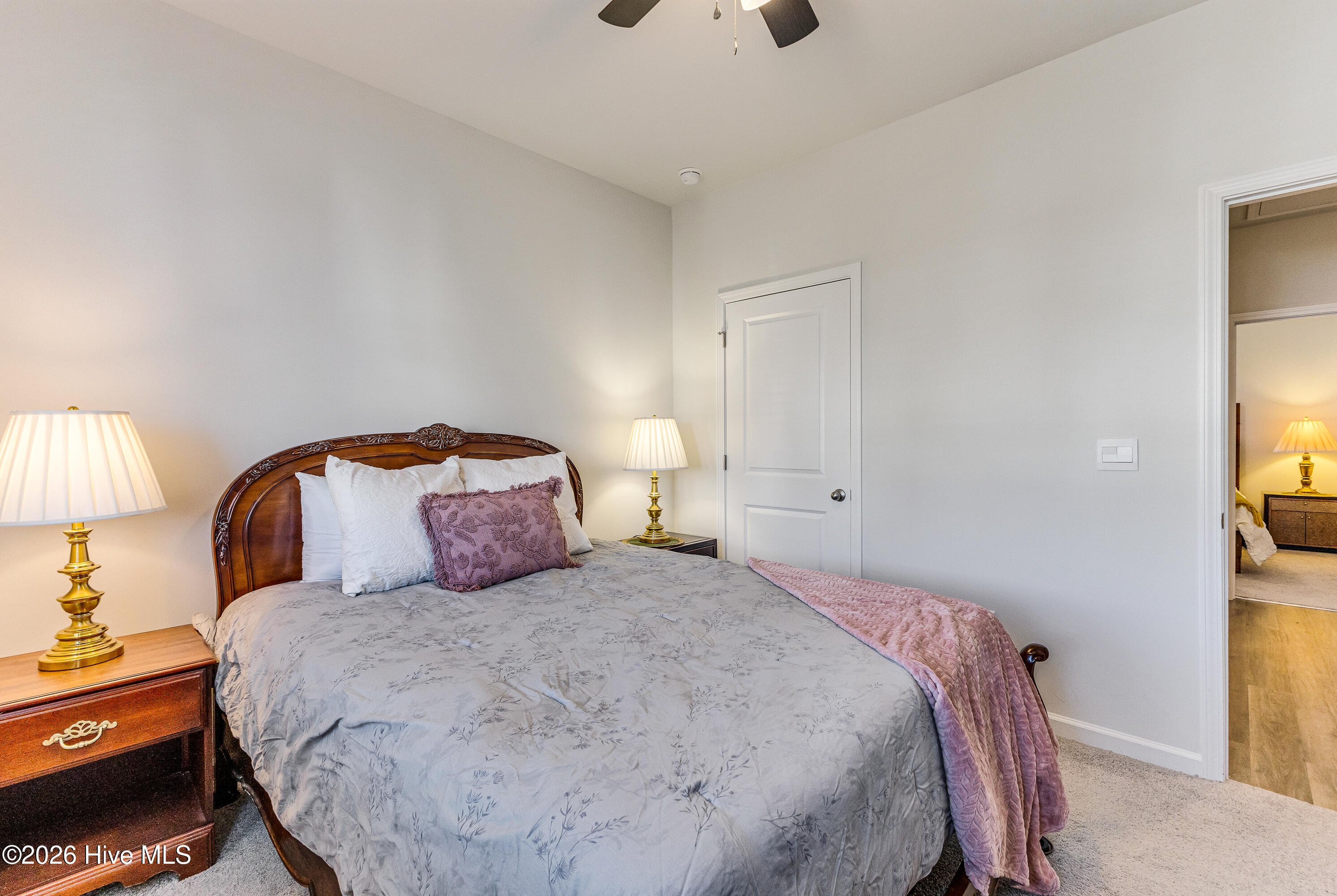 100566336 | Photo 28