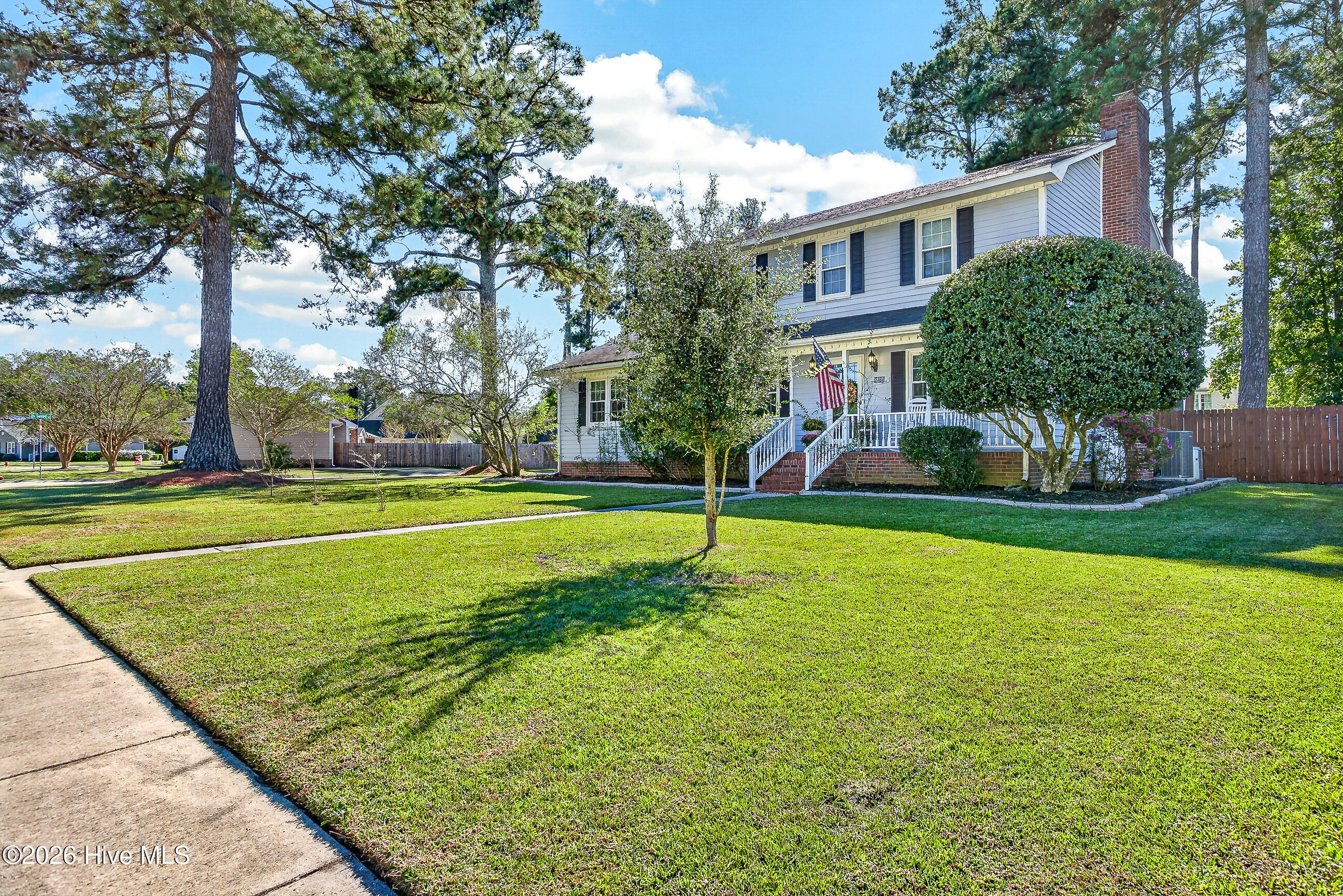 2484 Northwoods Drive — listing photograph 5