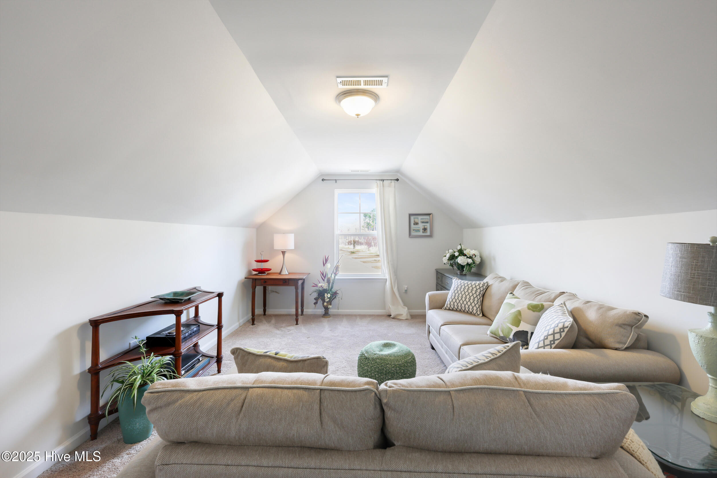 100547034 | Photo 24