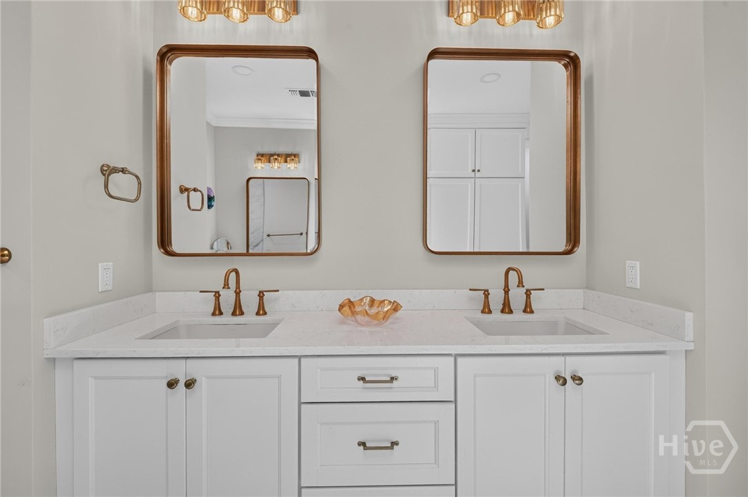 Luxurious master bathroom