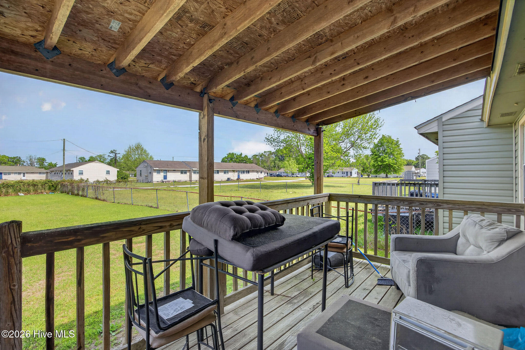 100567273 | Photo 11