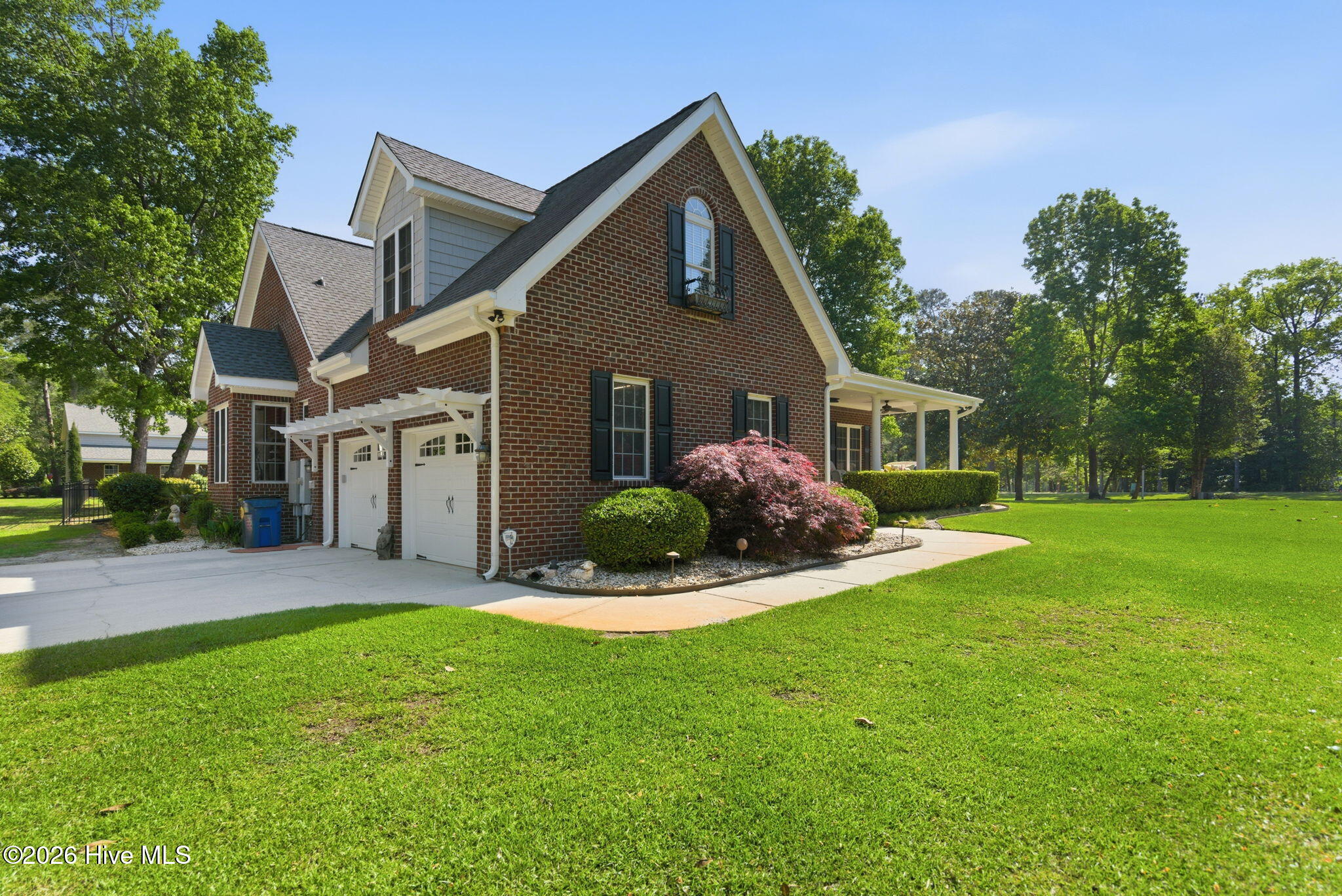 100570615 | Photo 50