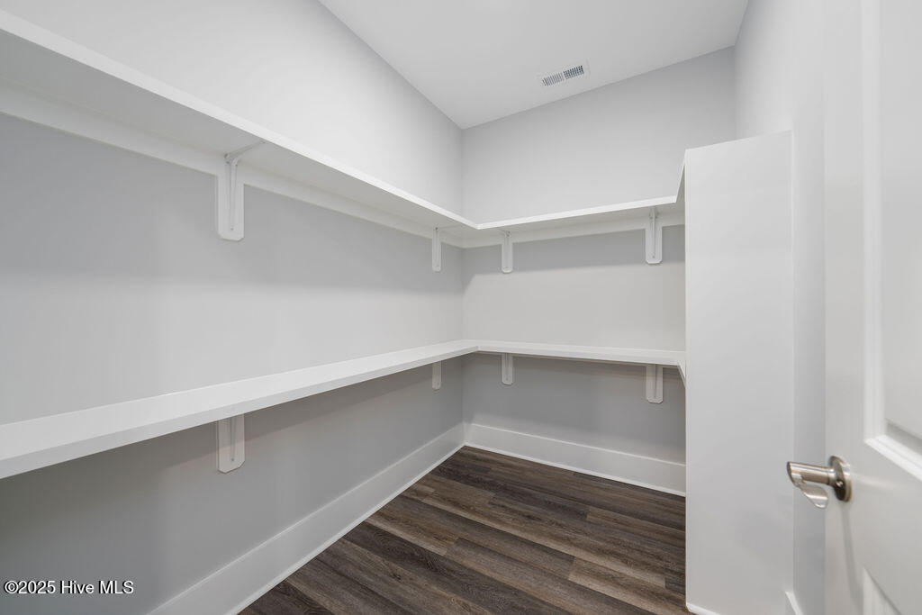 100560439 | Photo 19