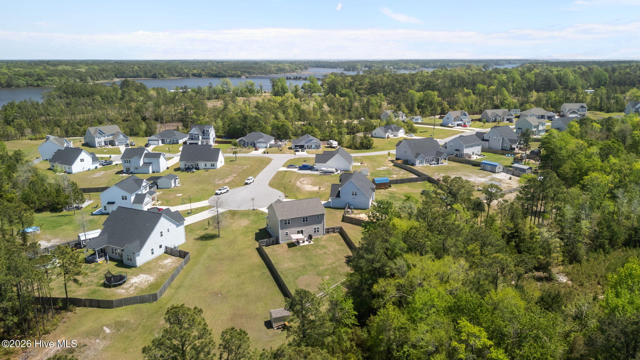 100568670 | Photo 50