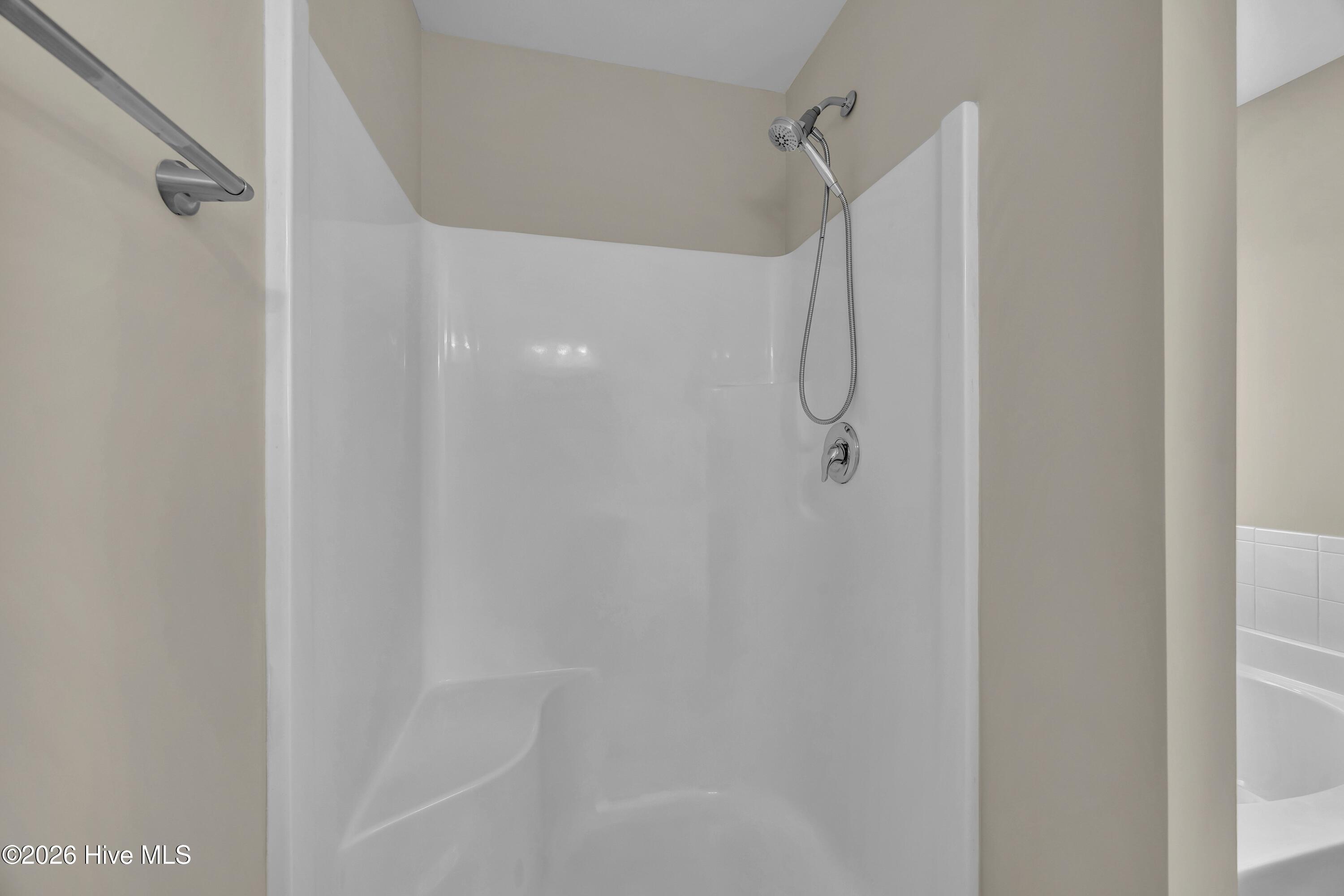 100560481 | Photo 21