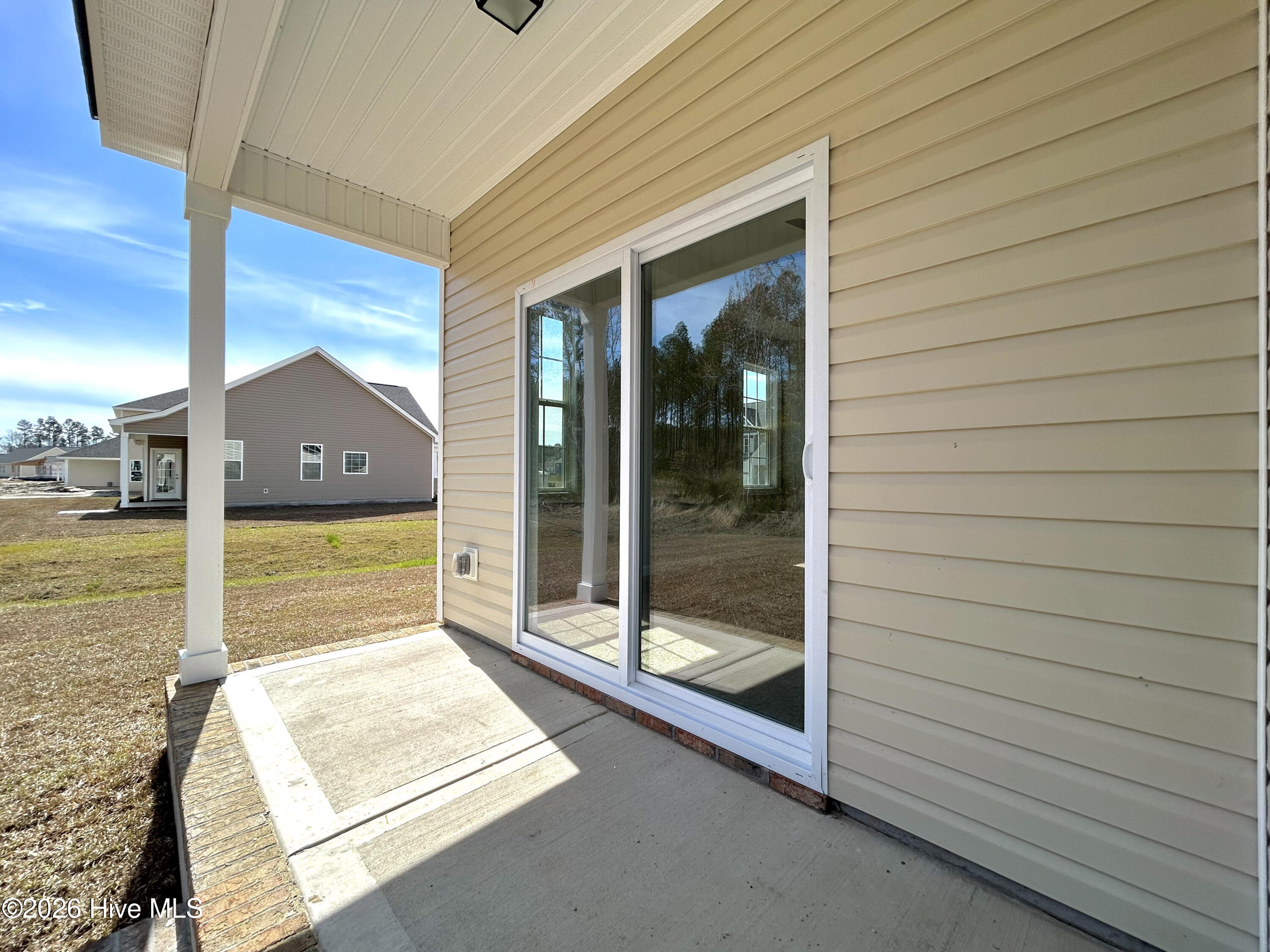 100560362 | Photo 34