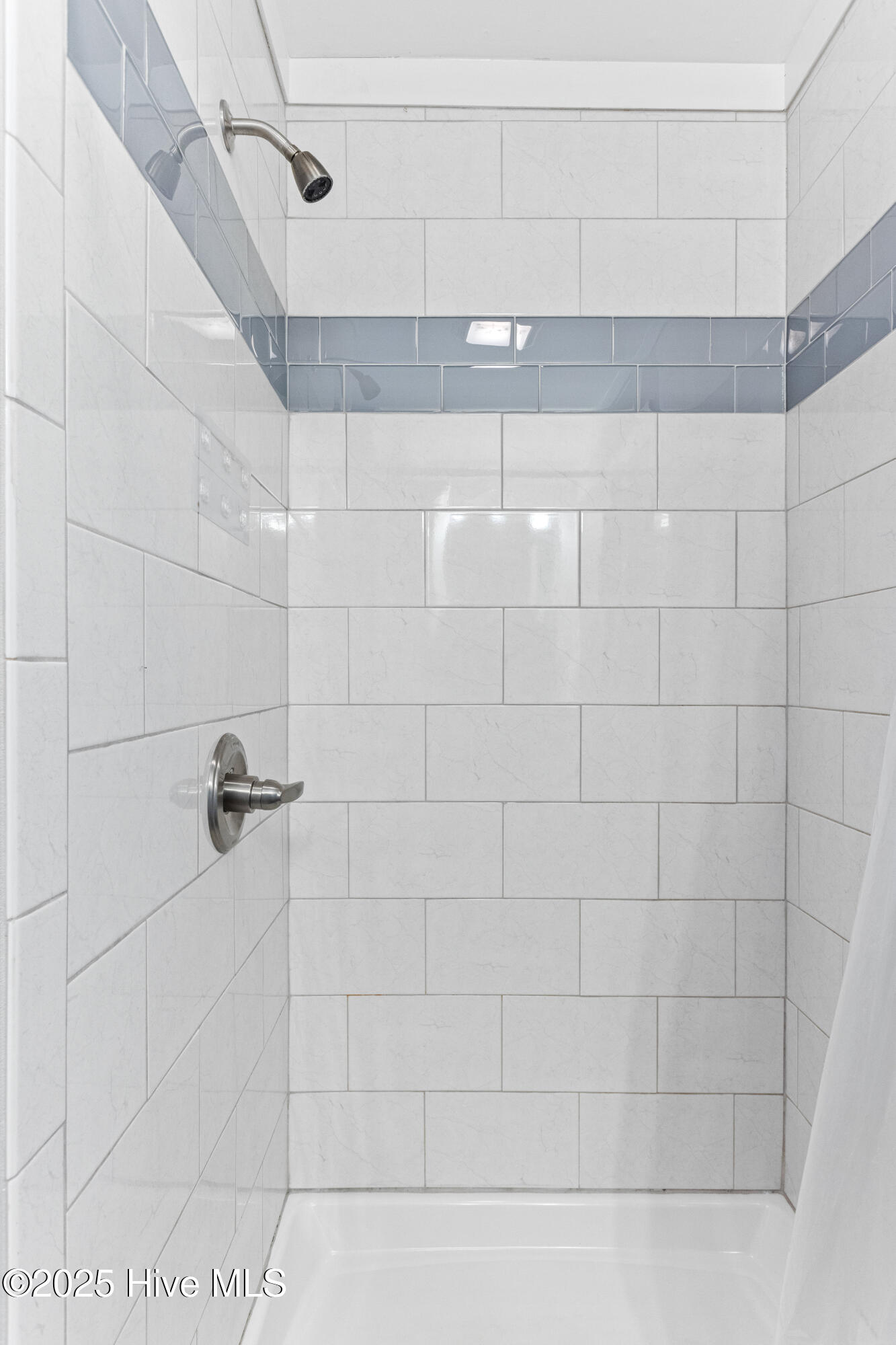 100542913 | Photo 27