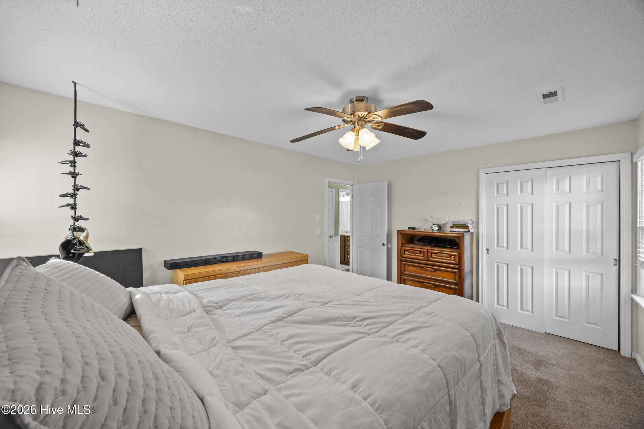 100567954 | Photo 23