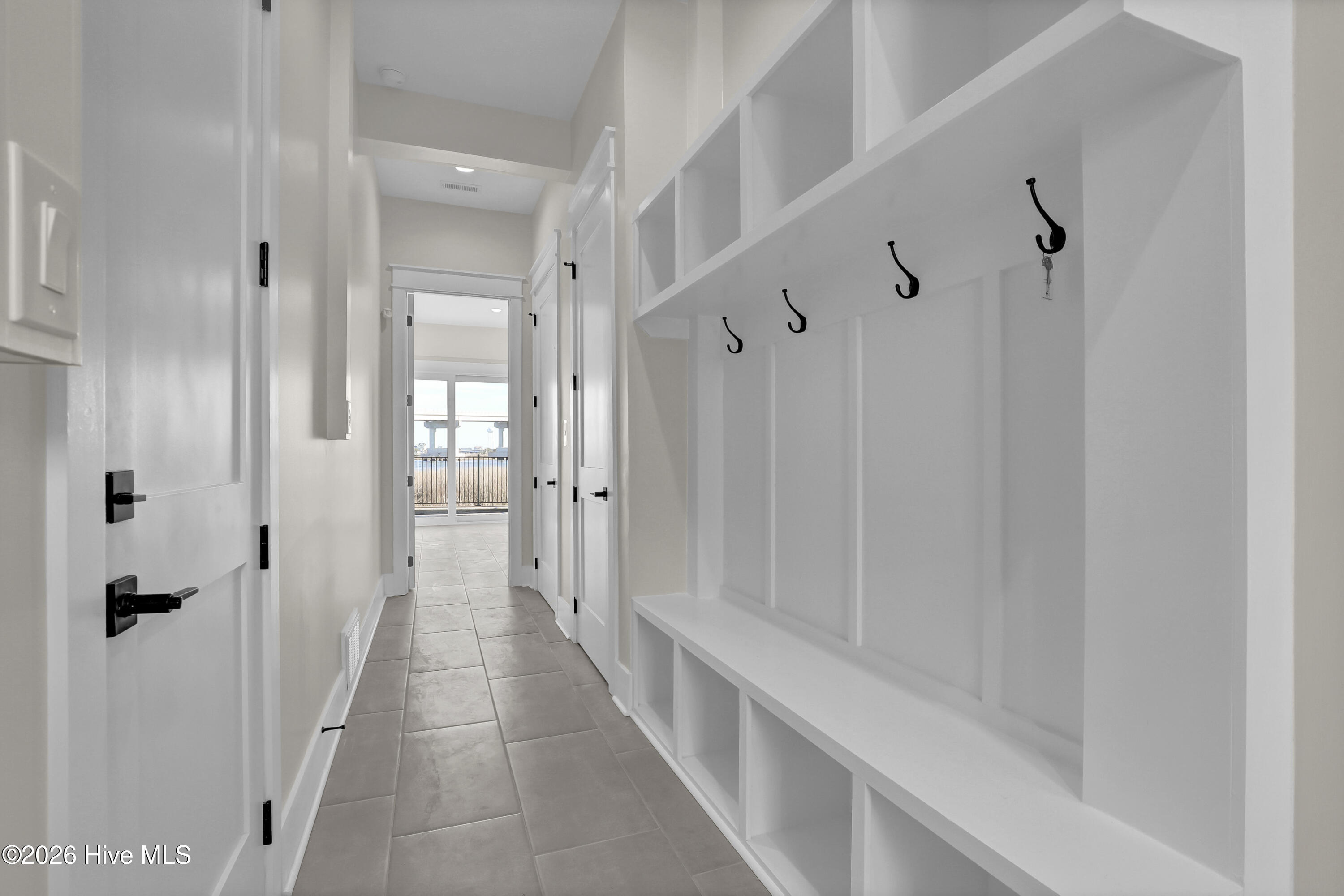 100556414 | Photo 45