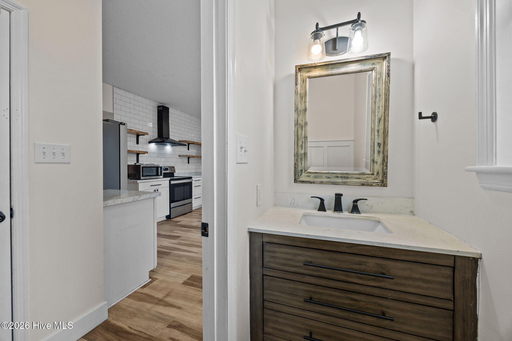 100557636 | Photo 28