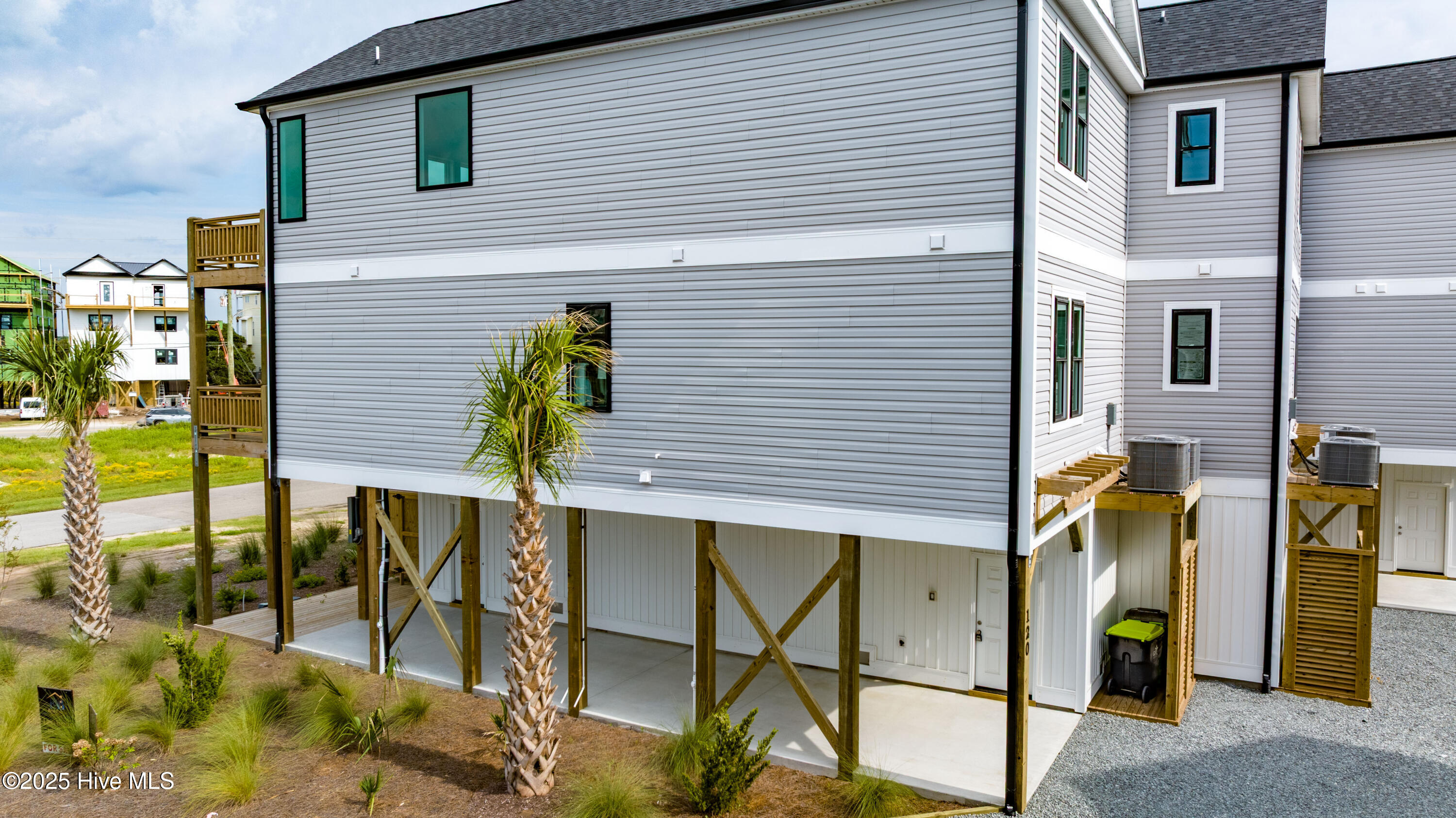 100474523 | Photo 63