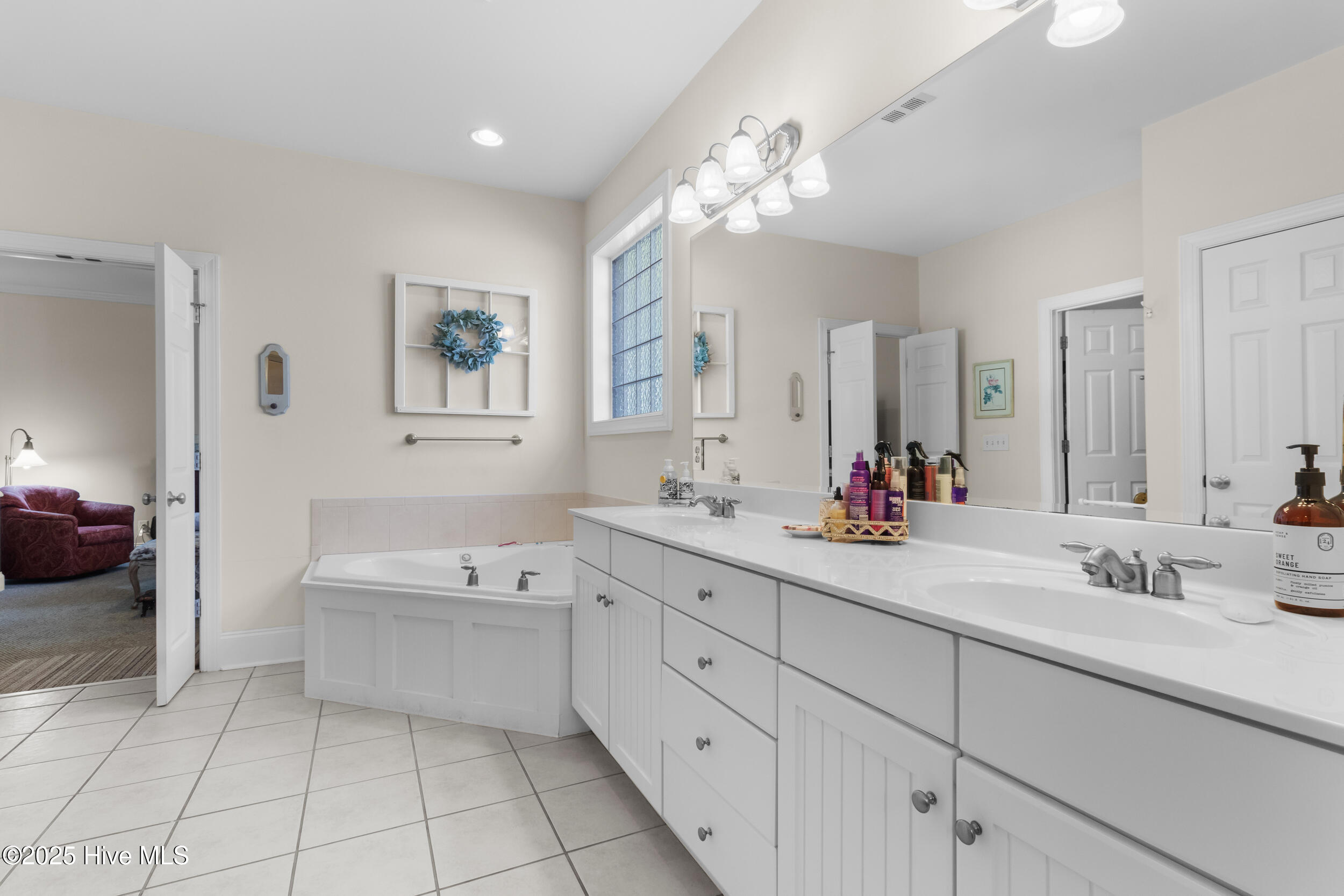 100536659 | Photo 21