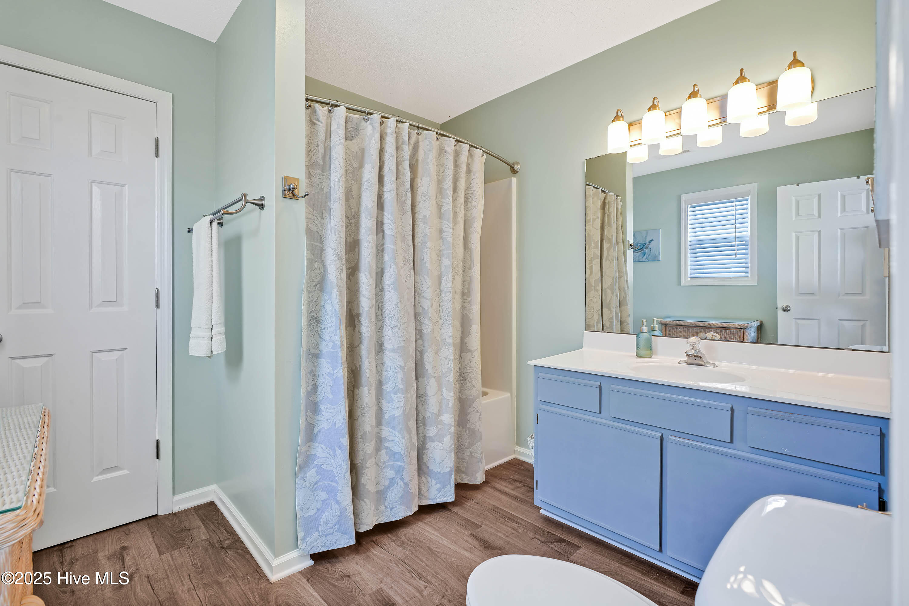 100543456 | Photo 29