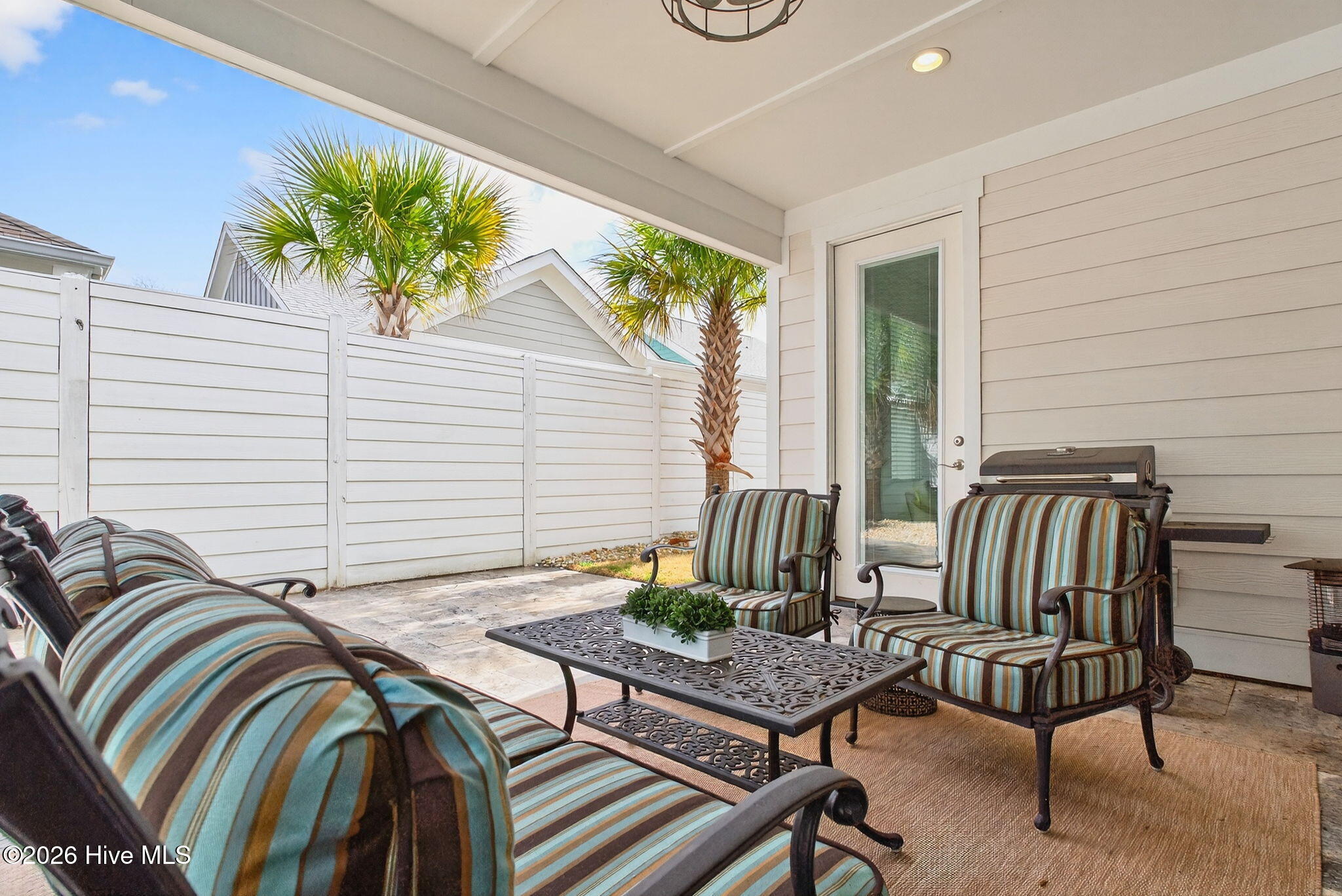 100559730 | Photo 15