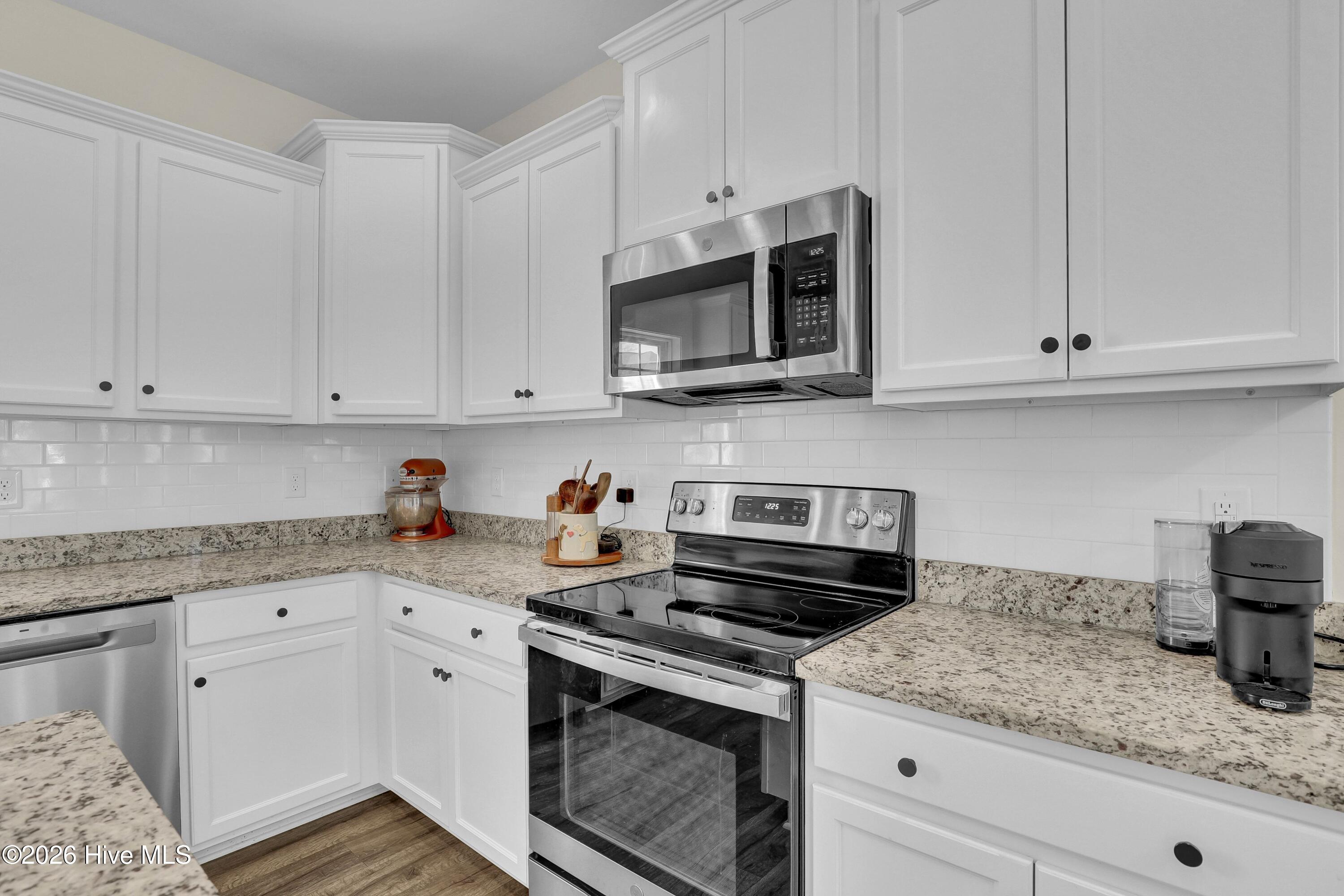 100557019 | Photo 22