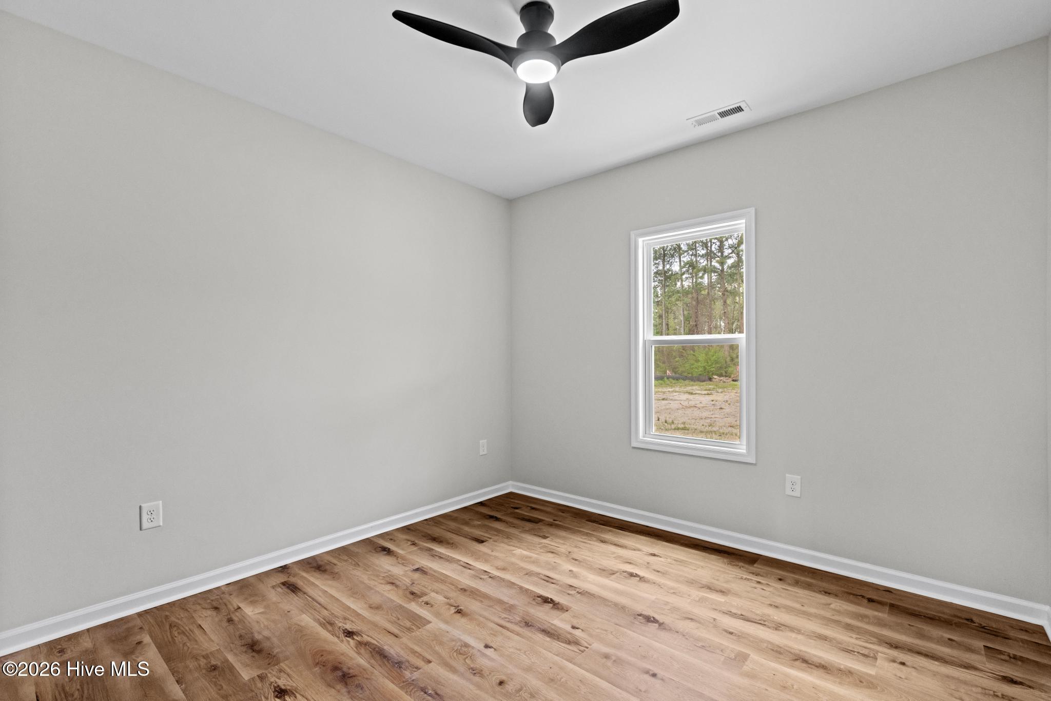 100515007 | Photo 25