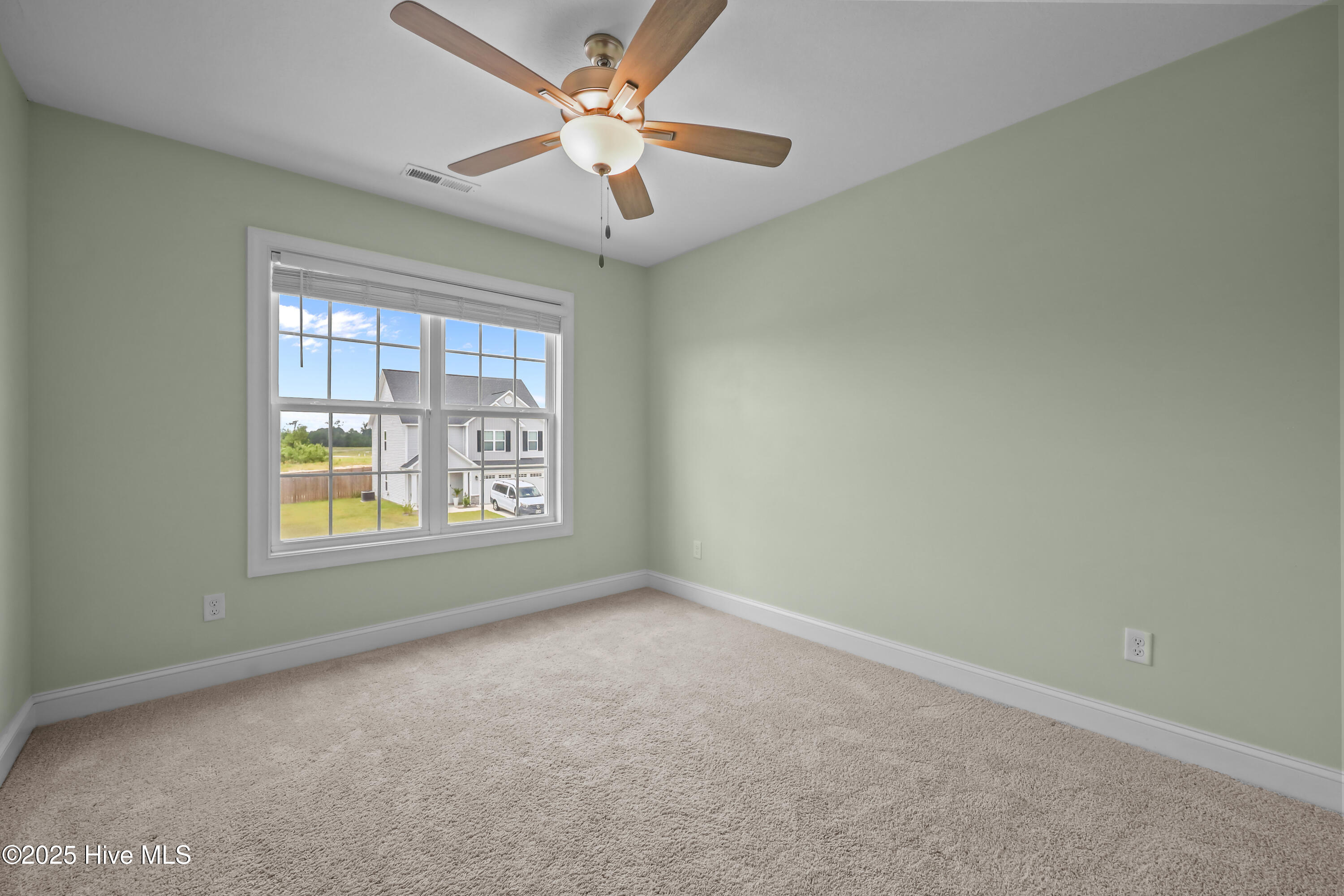 100516822 | Photo 26