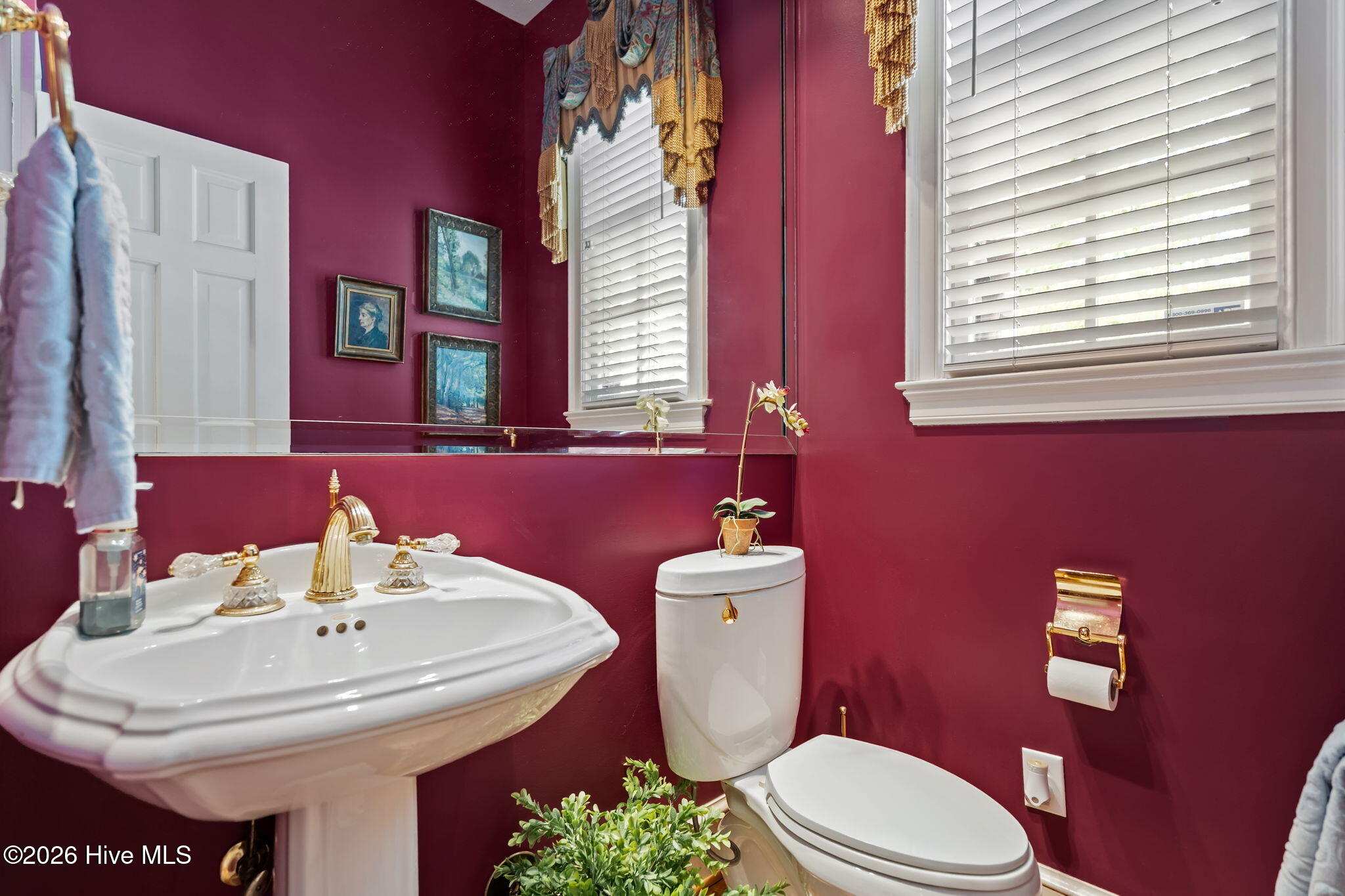 100570294 | Photo 27