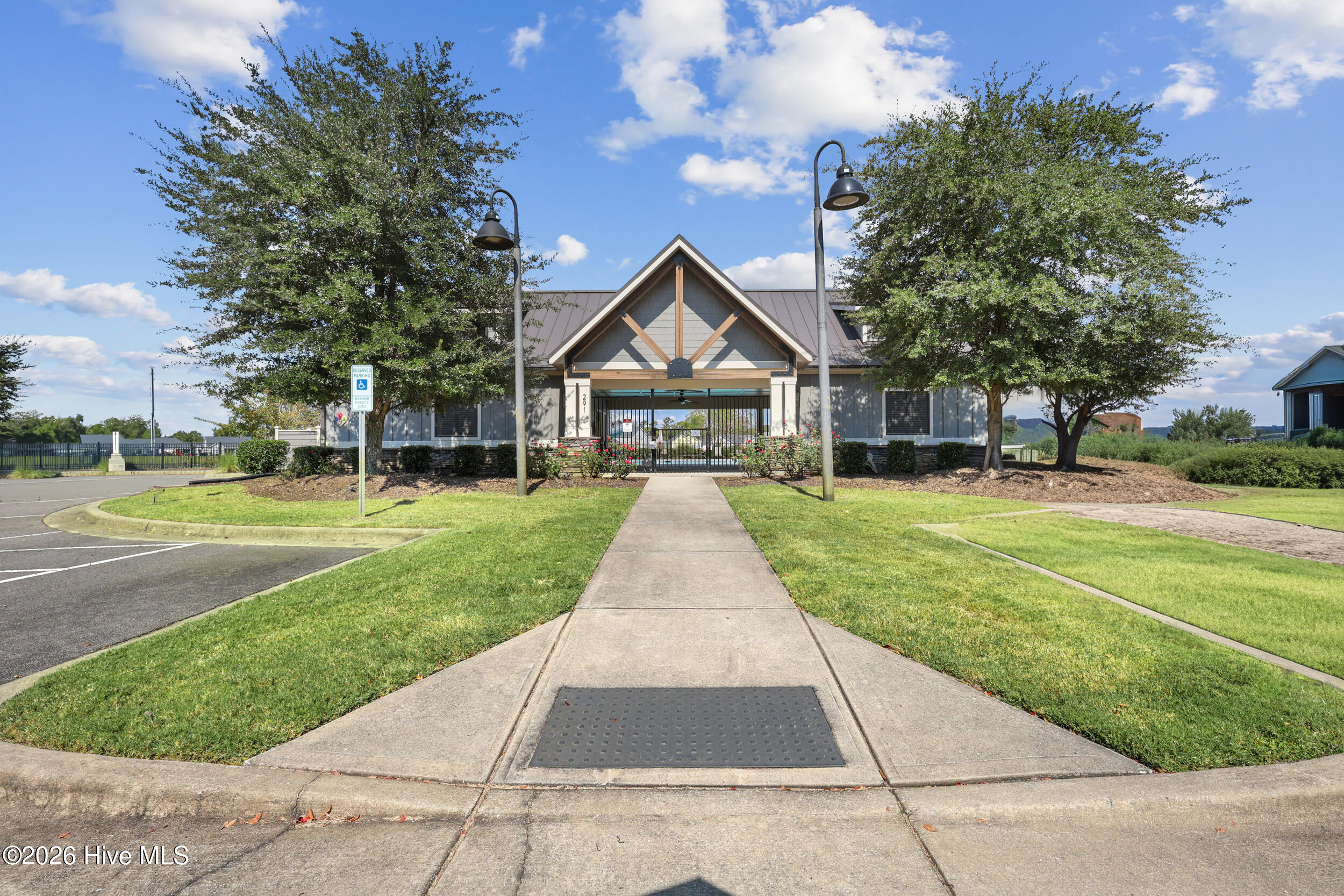 100545228 | Photo 50