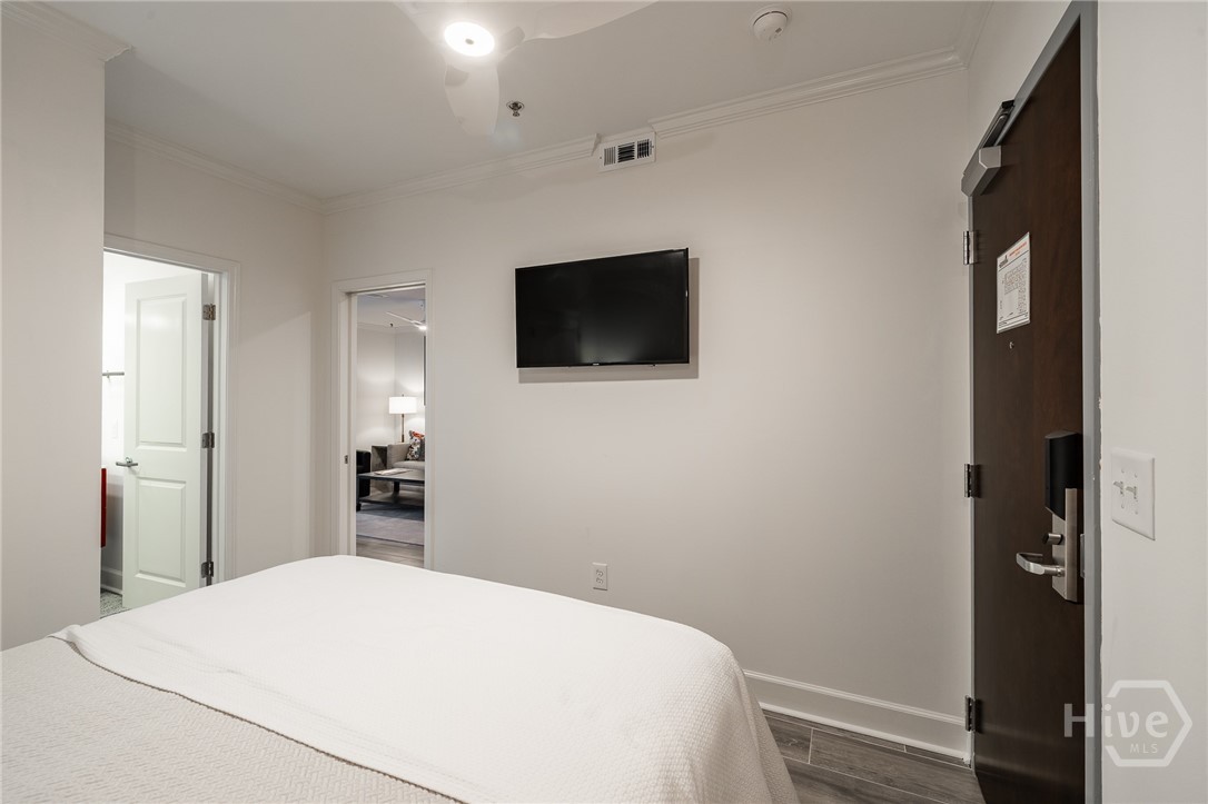 250 W Broad Street 620