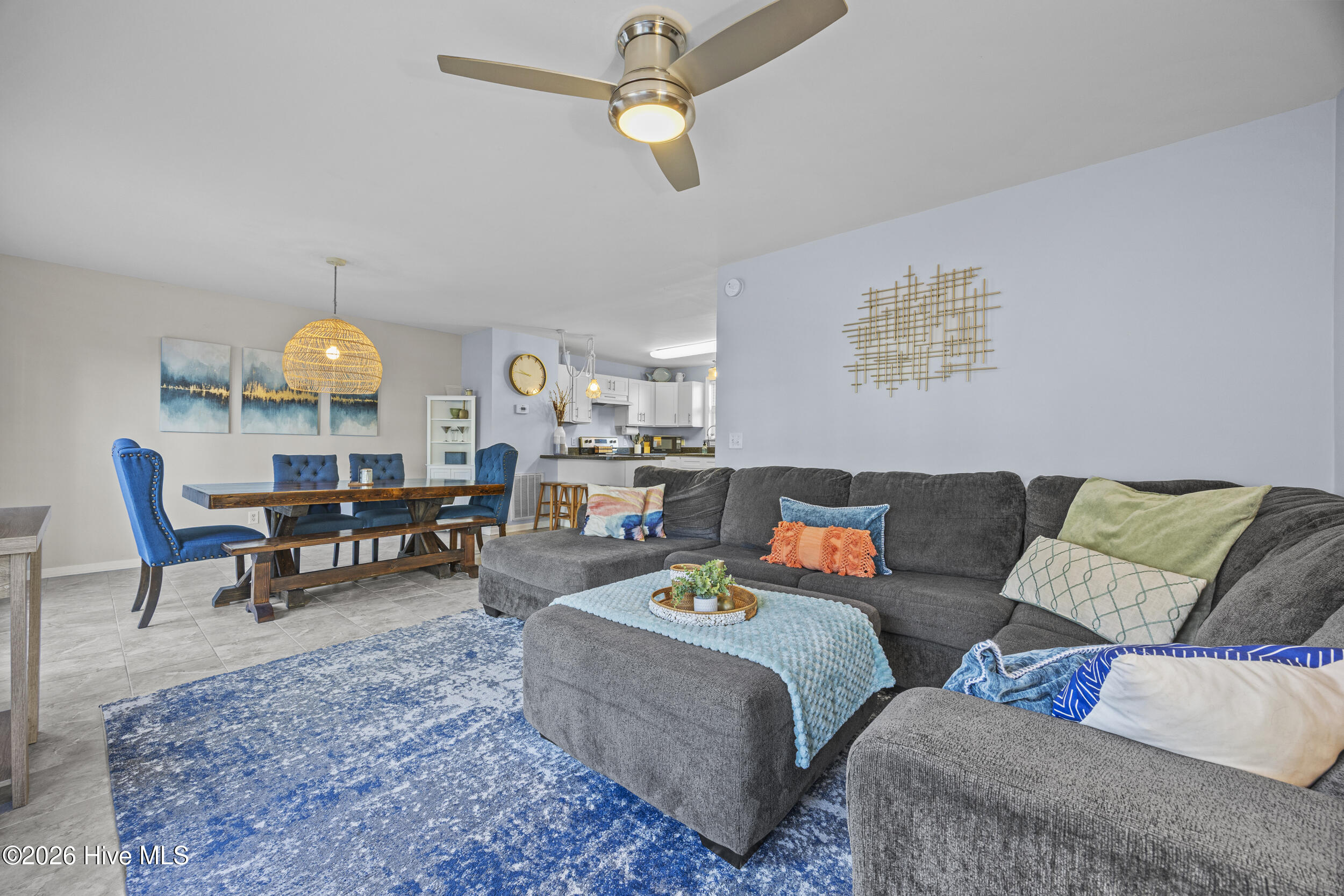 100552851 | Photo 13