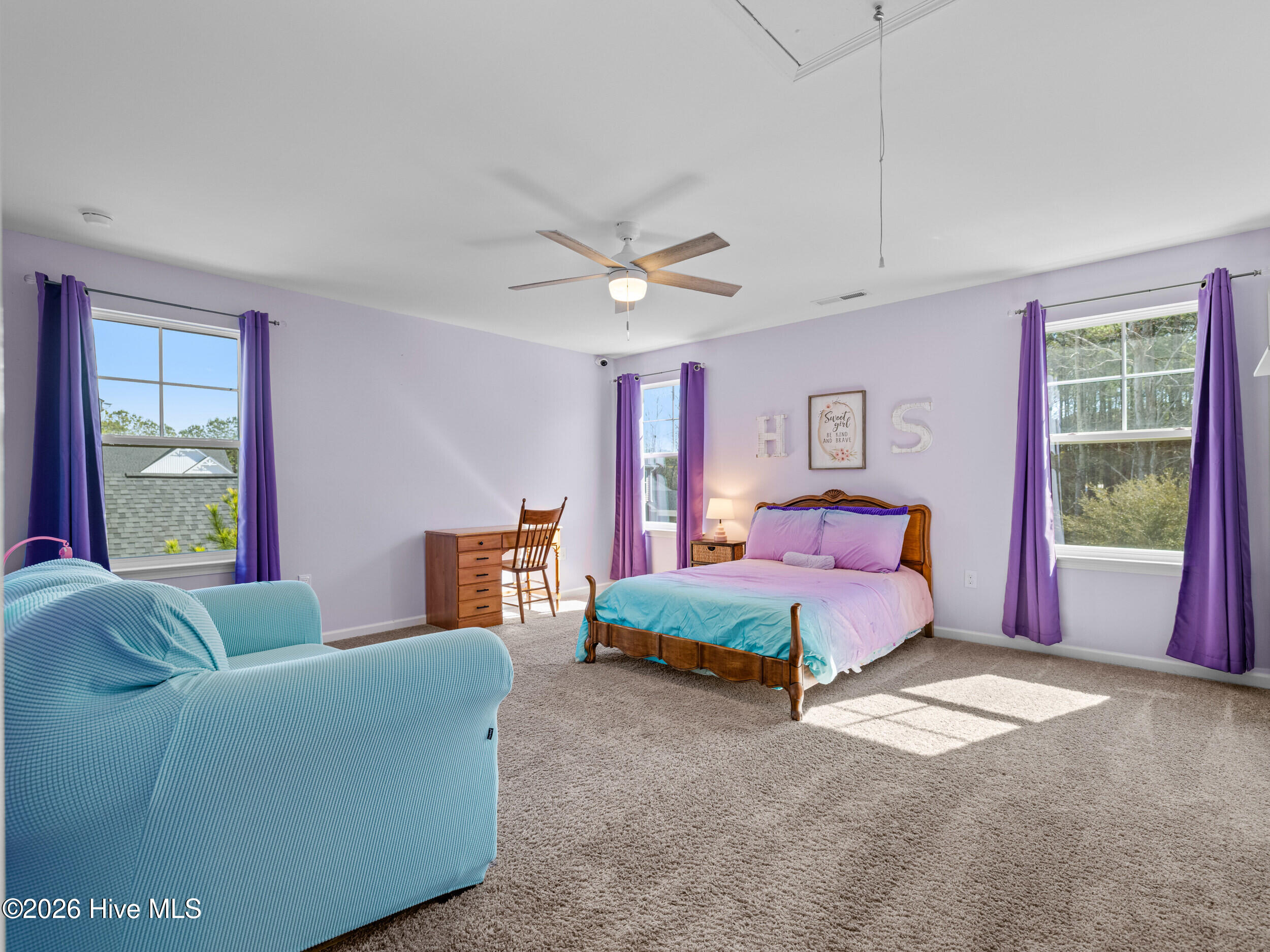 100557695 | Photo 54