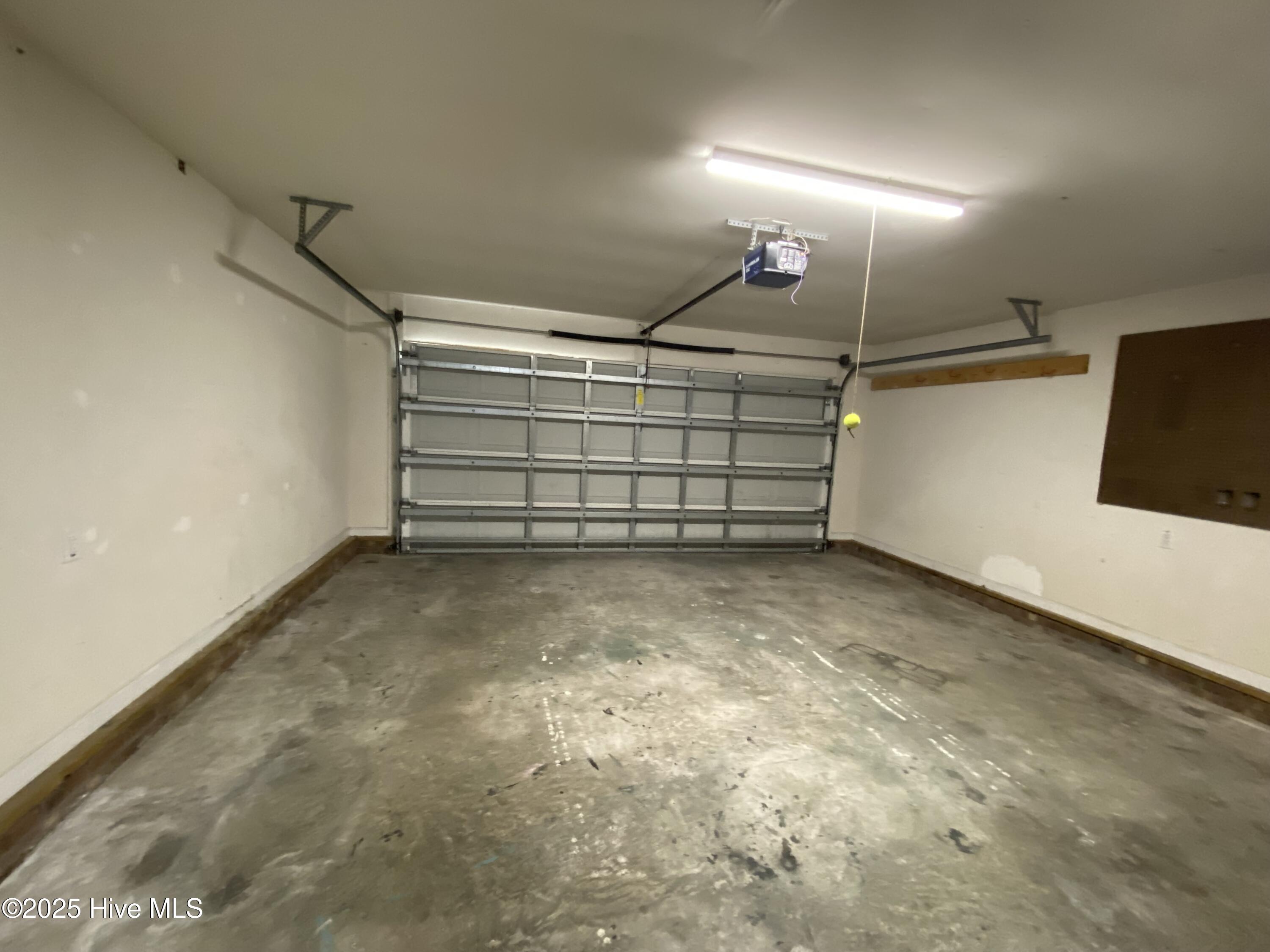 100547023 | Photo 27