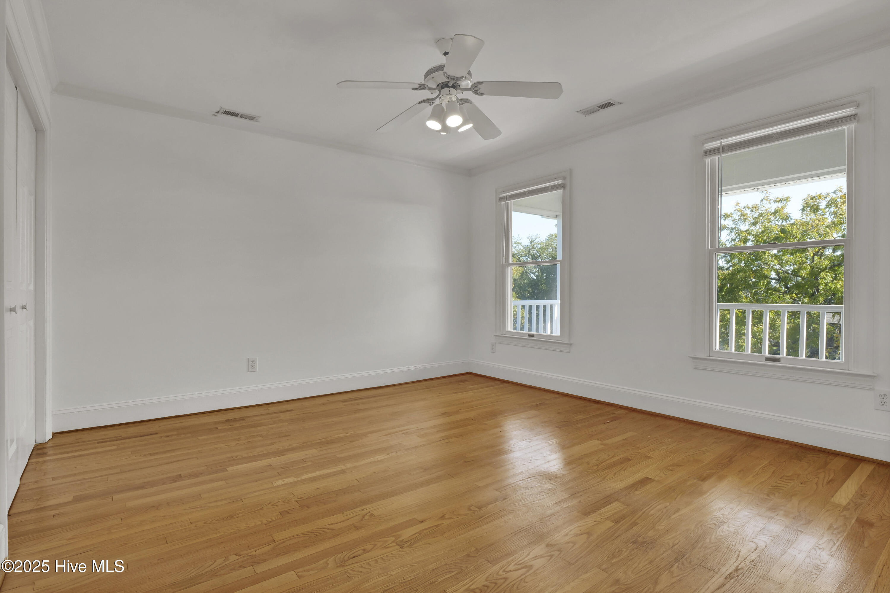 100540971 | Photo 42