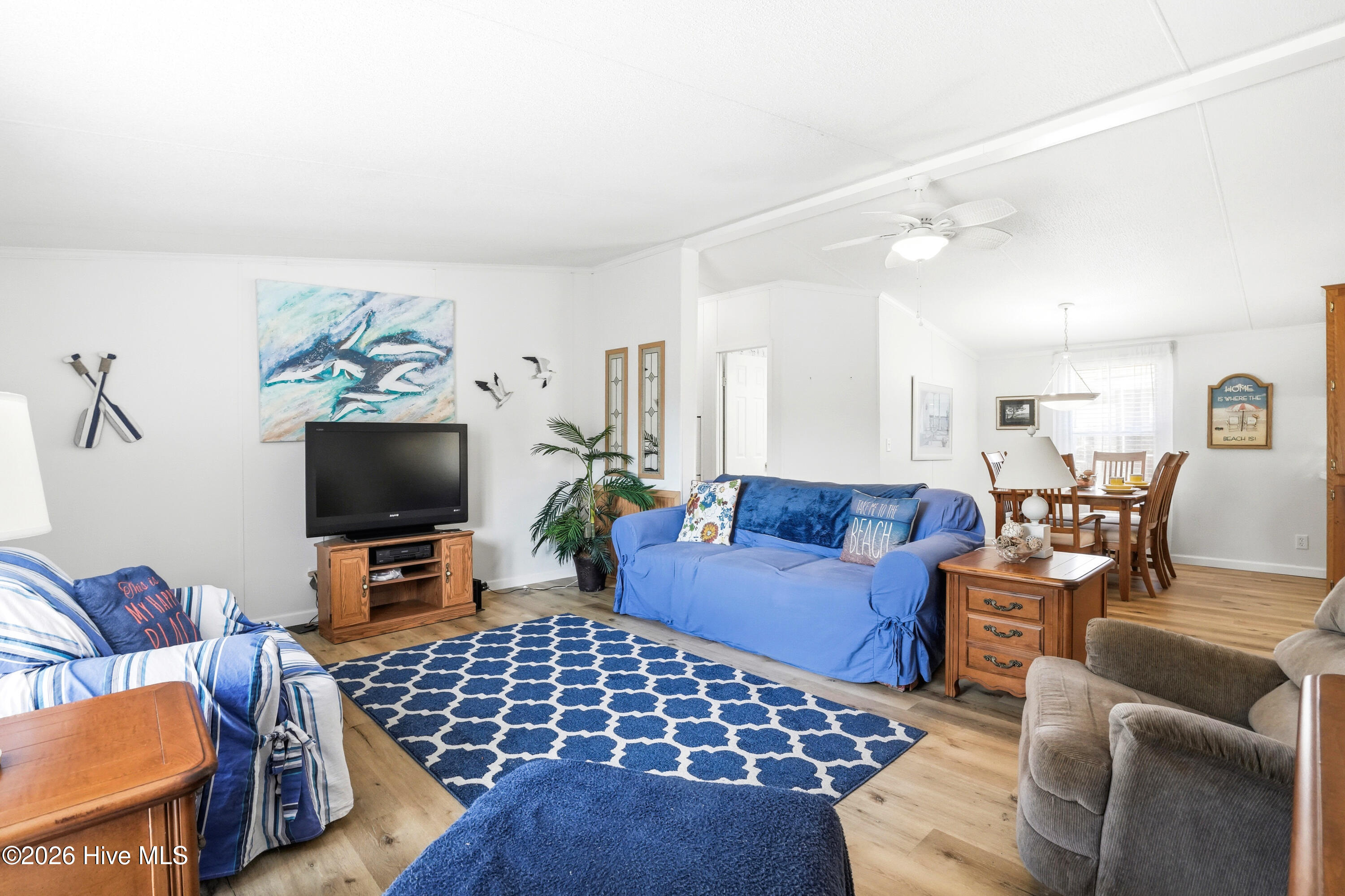 100565641 | Photo 21