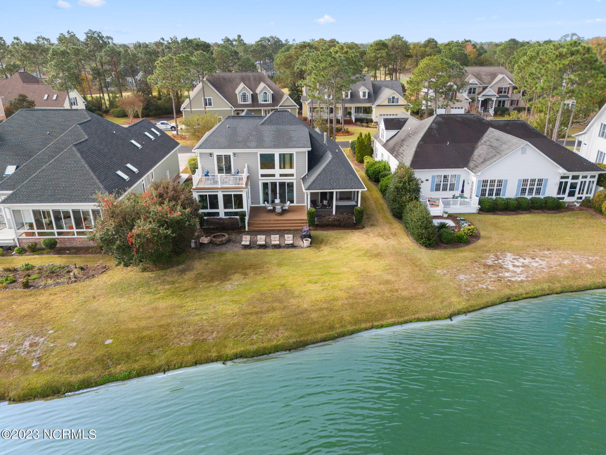 100568274 | Photo 47