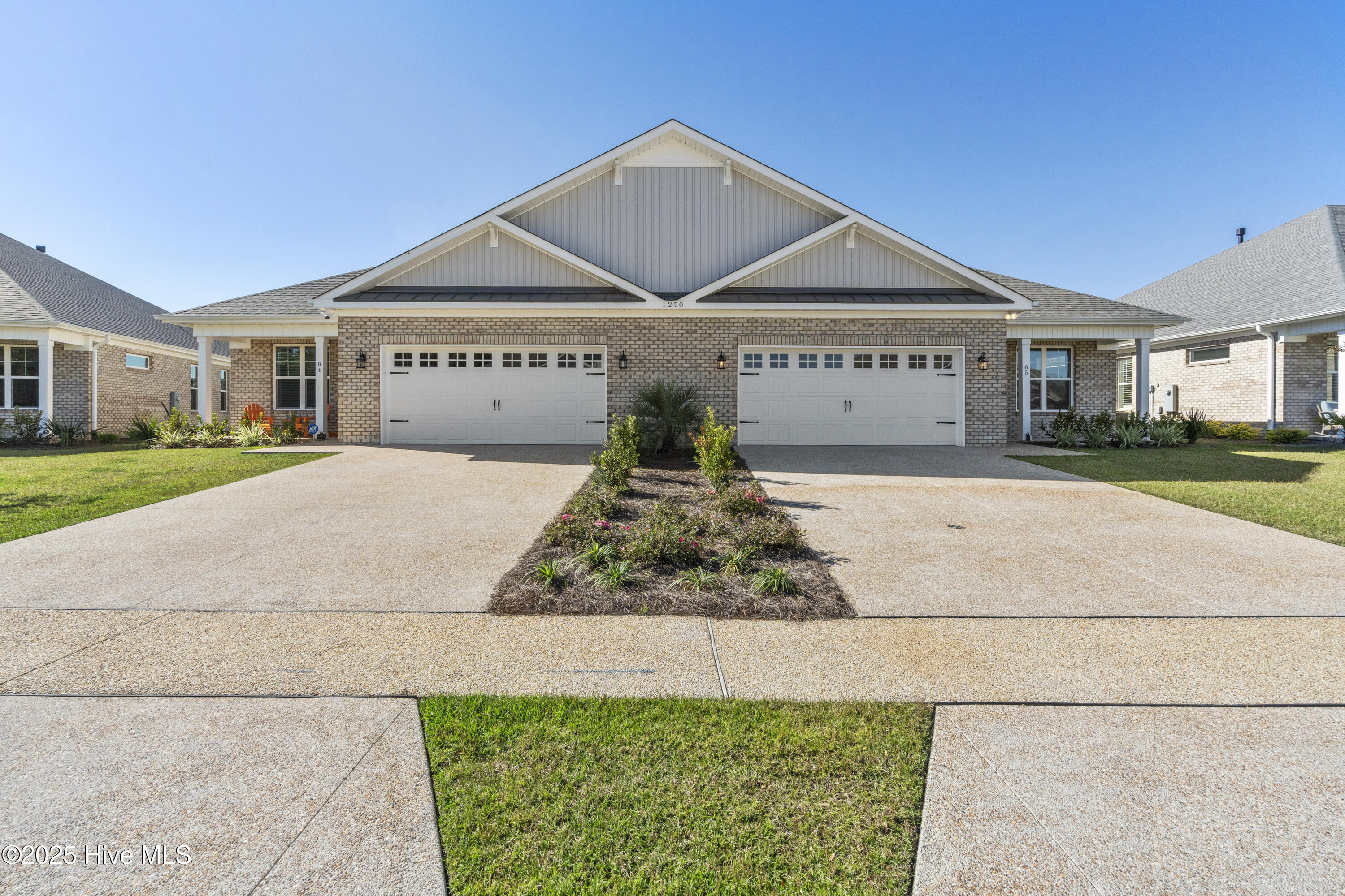 100522089 | Photo 41