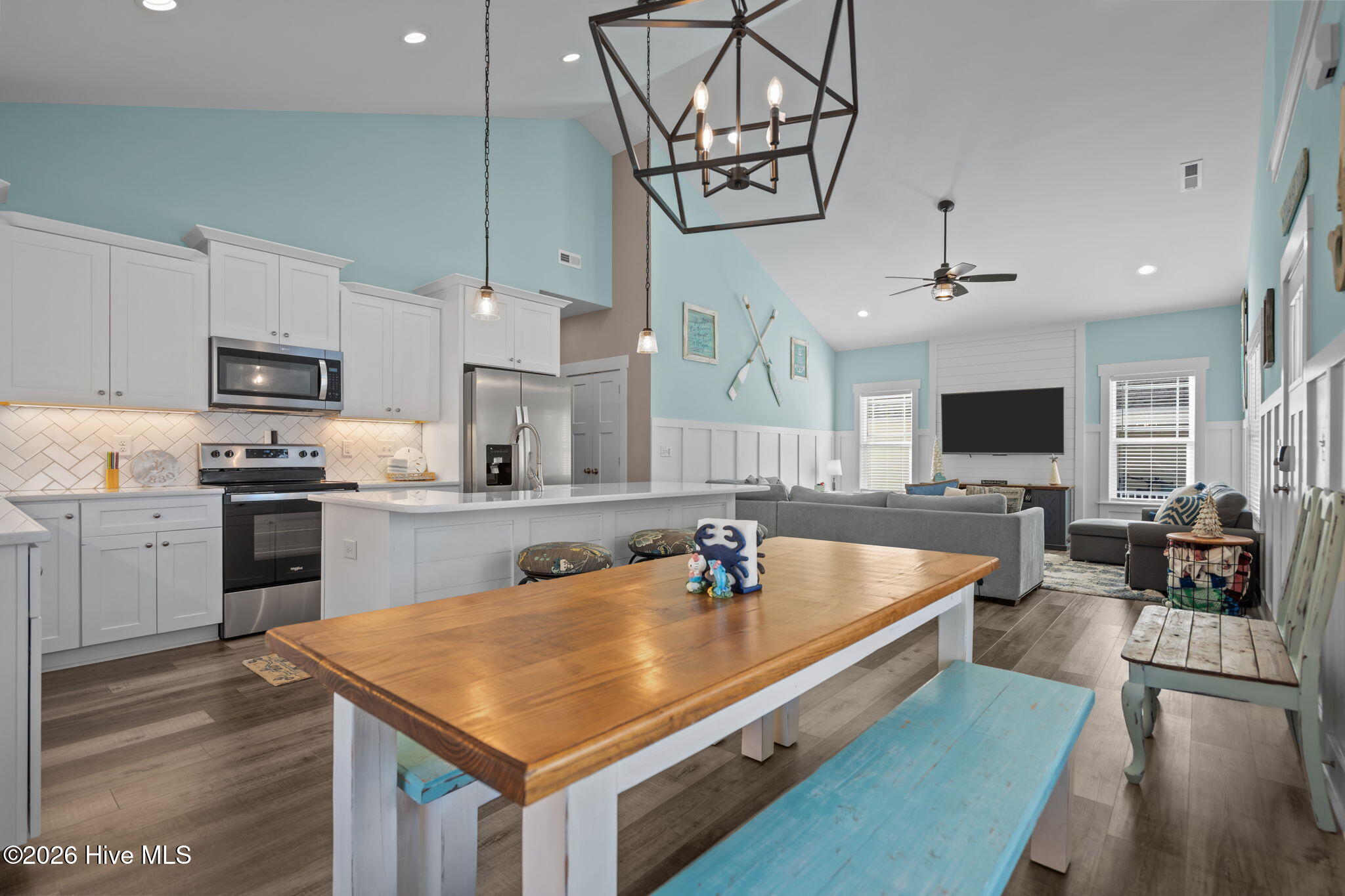 100552076 | Photo 14