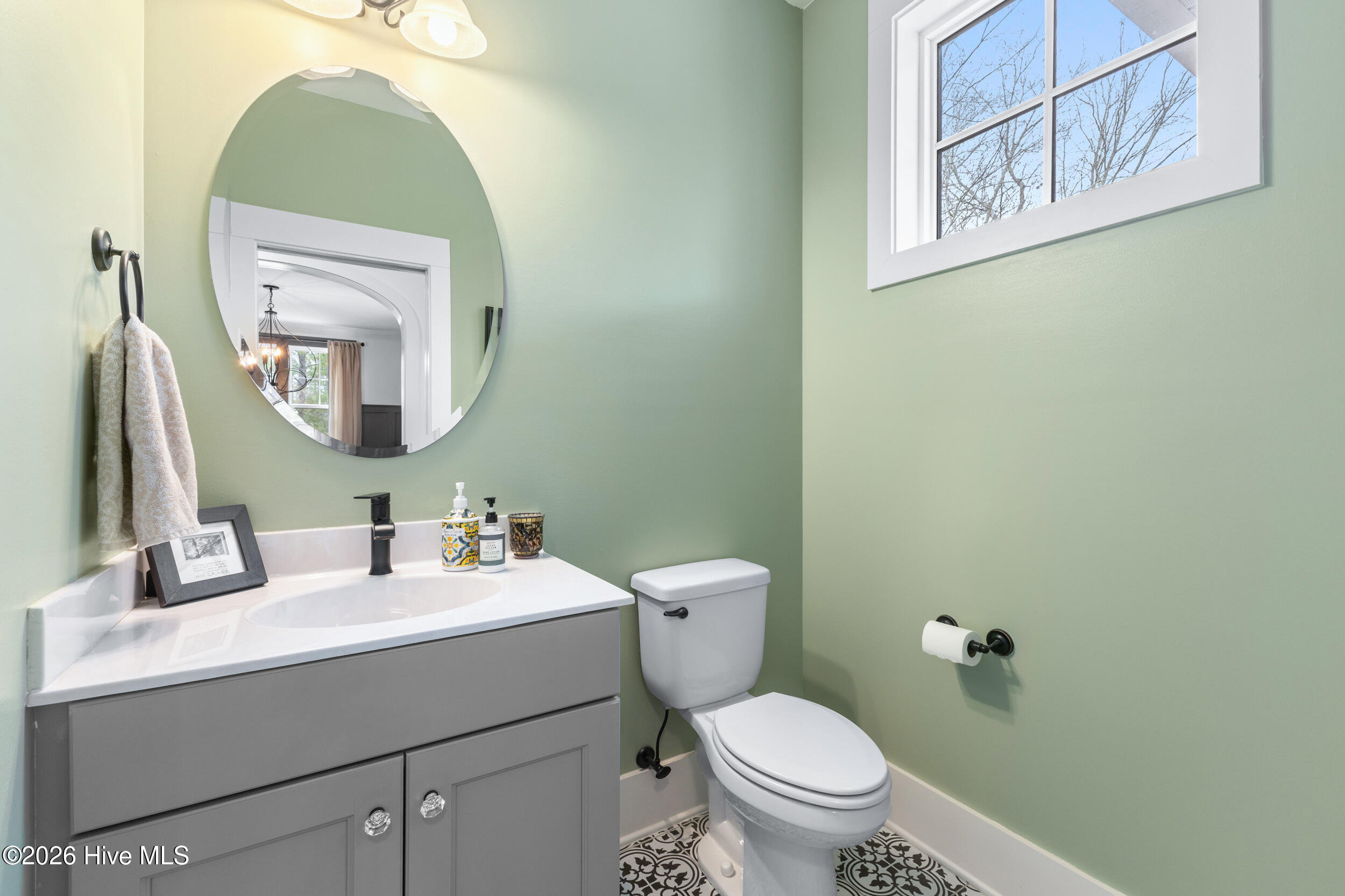 100558084 | Photo 32