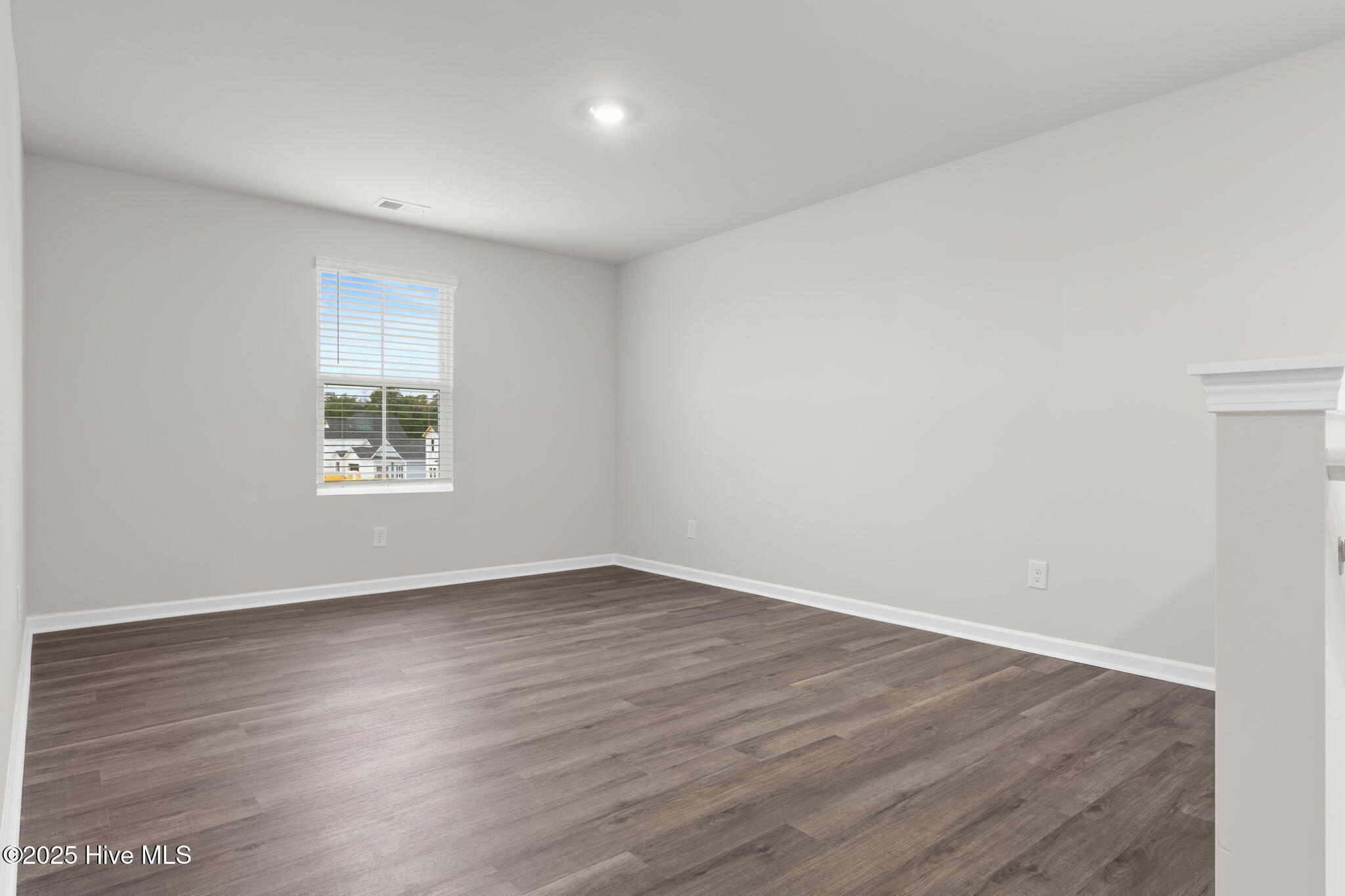 100507185 | Photo 16