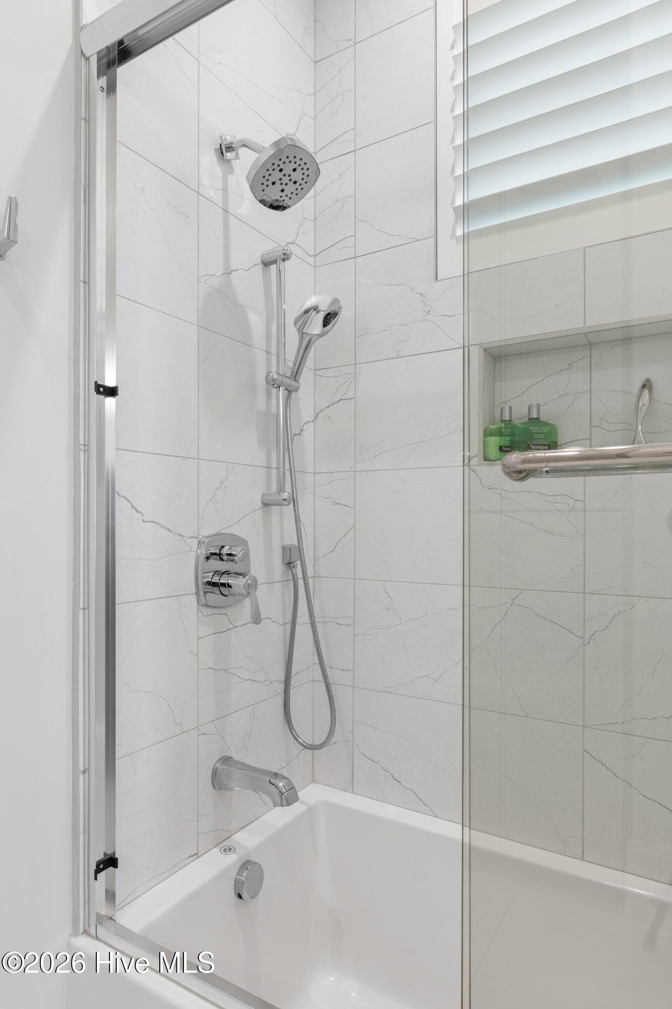 100556008 | Photo 39