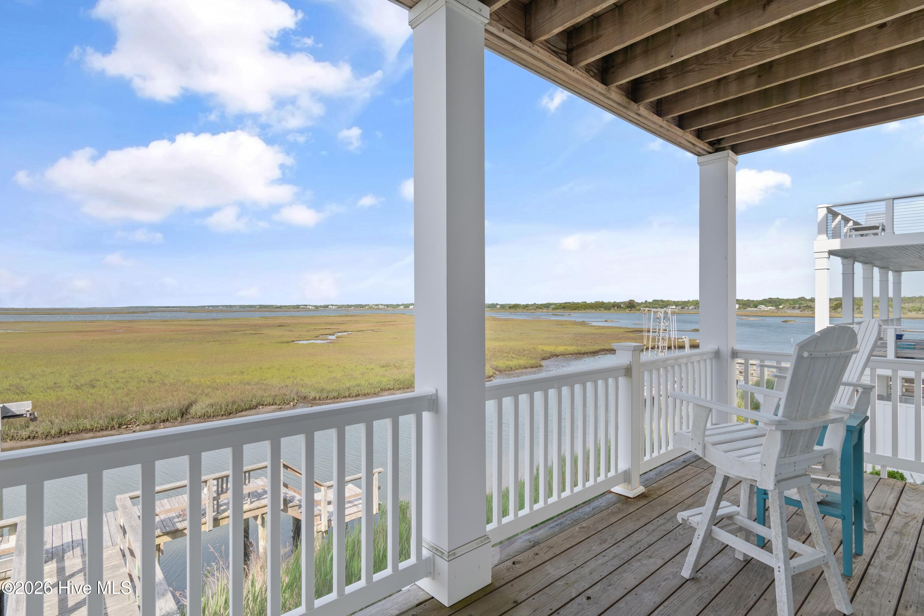 100569393 | Photo 25