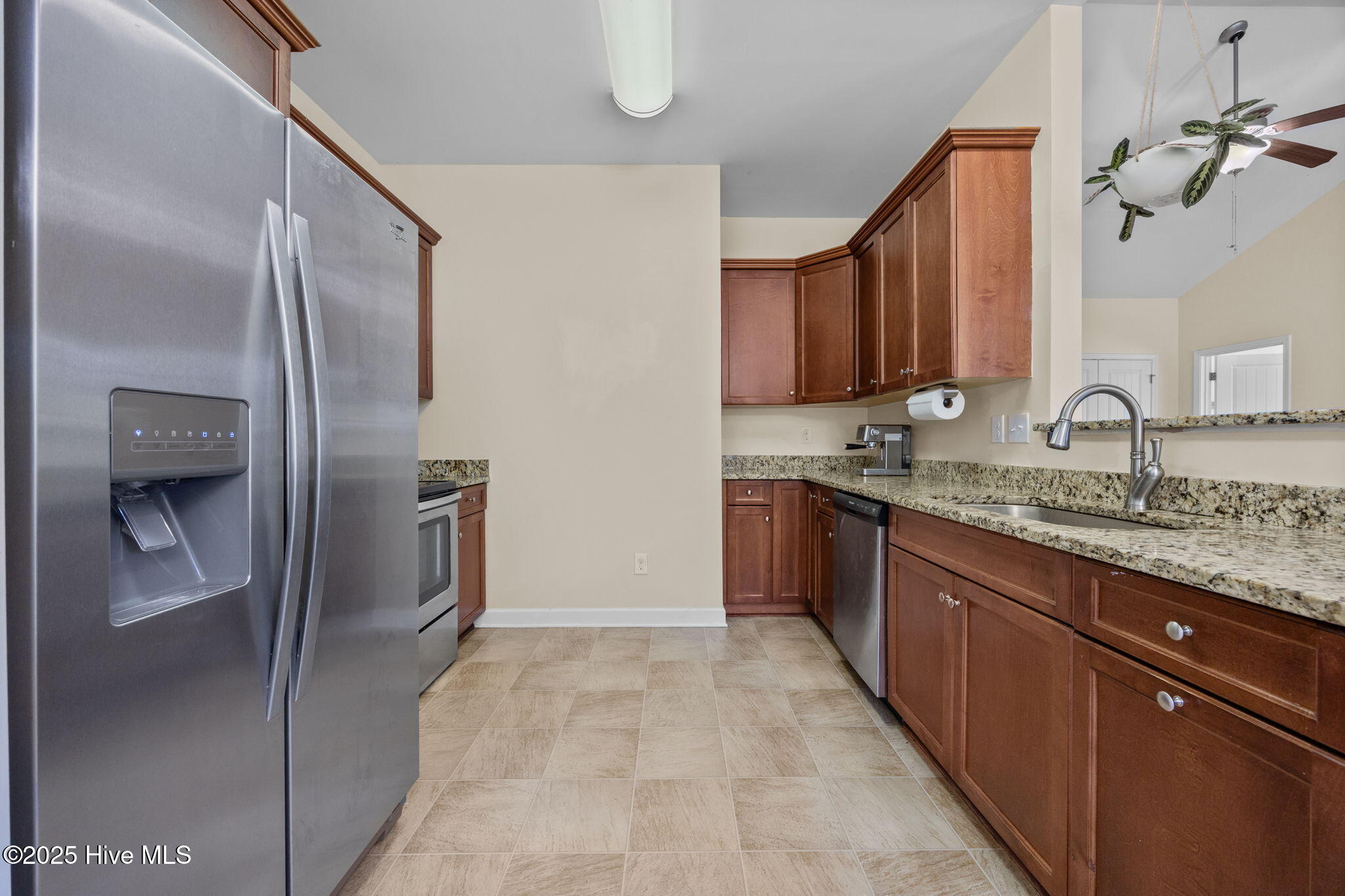 100562550 | Photo 13