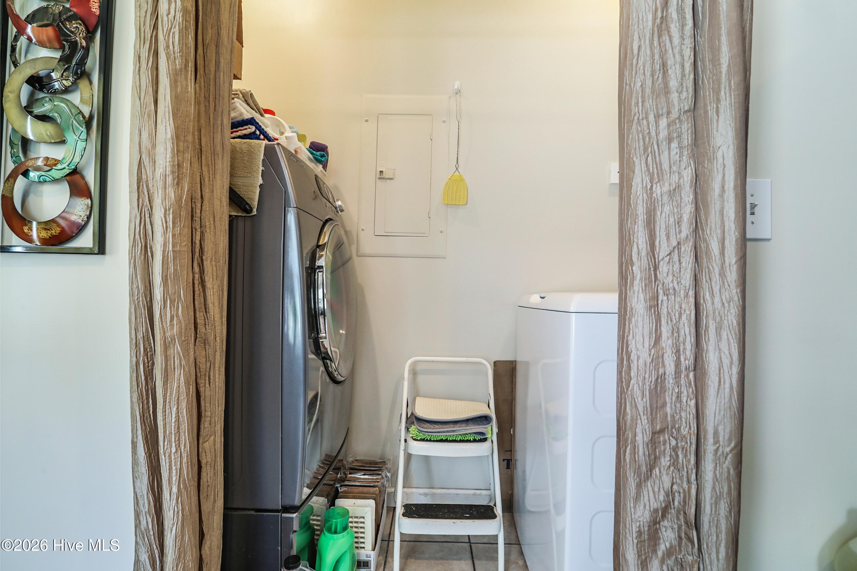 100568147 | Photo 22