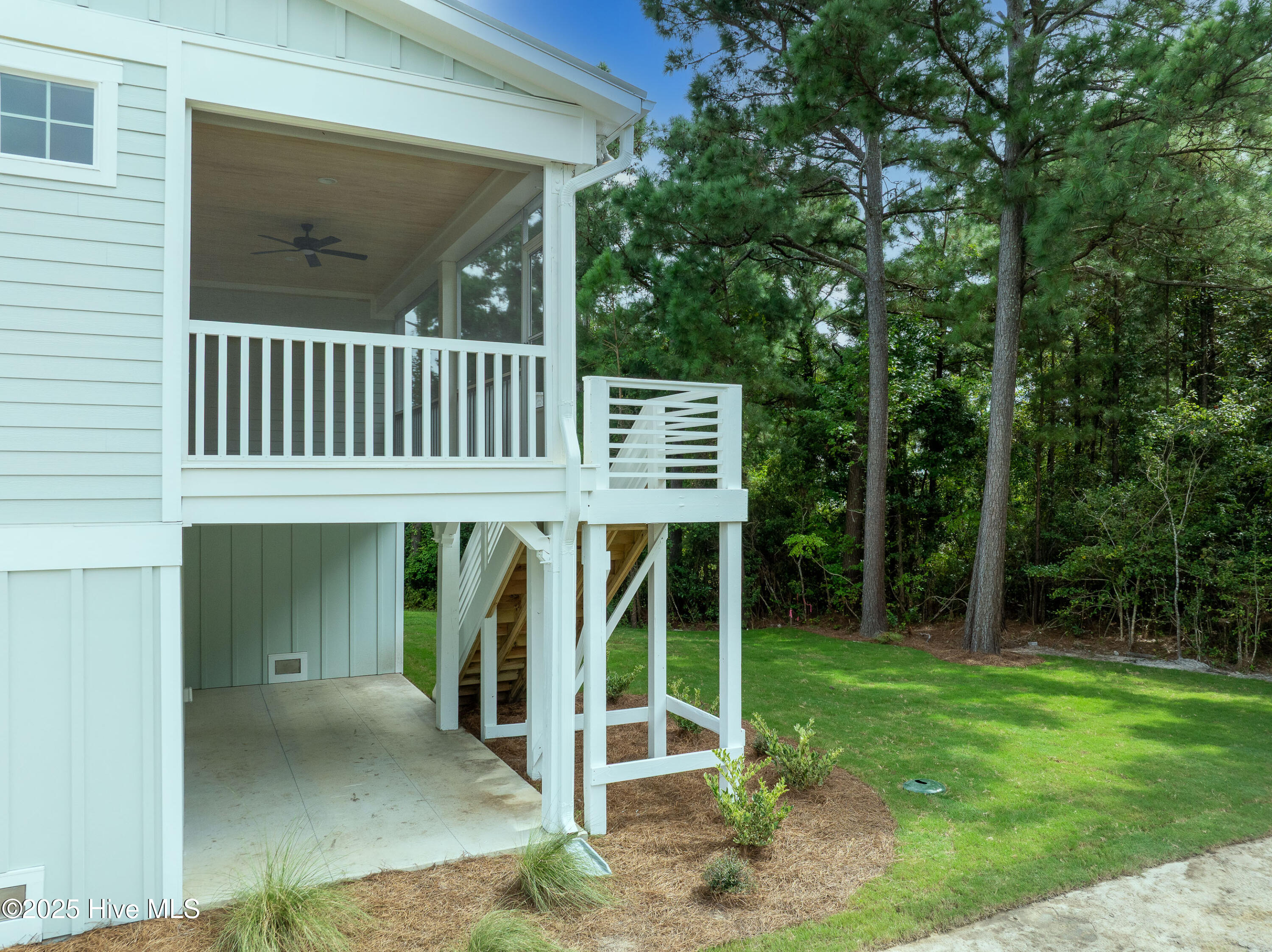 100552235 | Photo 35