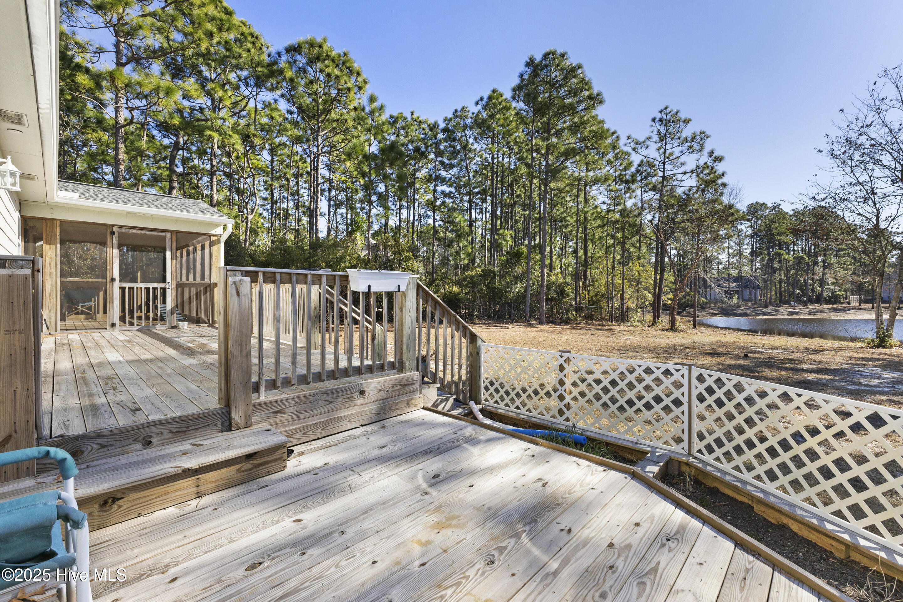 100484039 | Photo 35