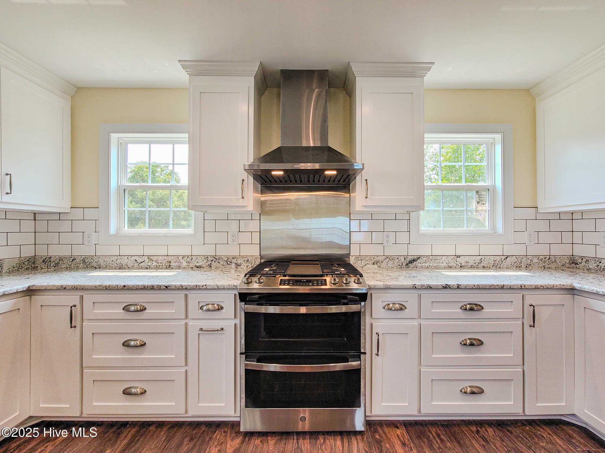 100511254 | Photo 25