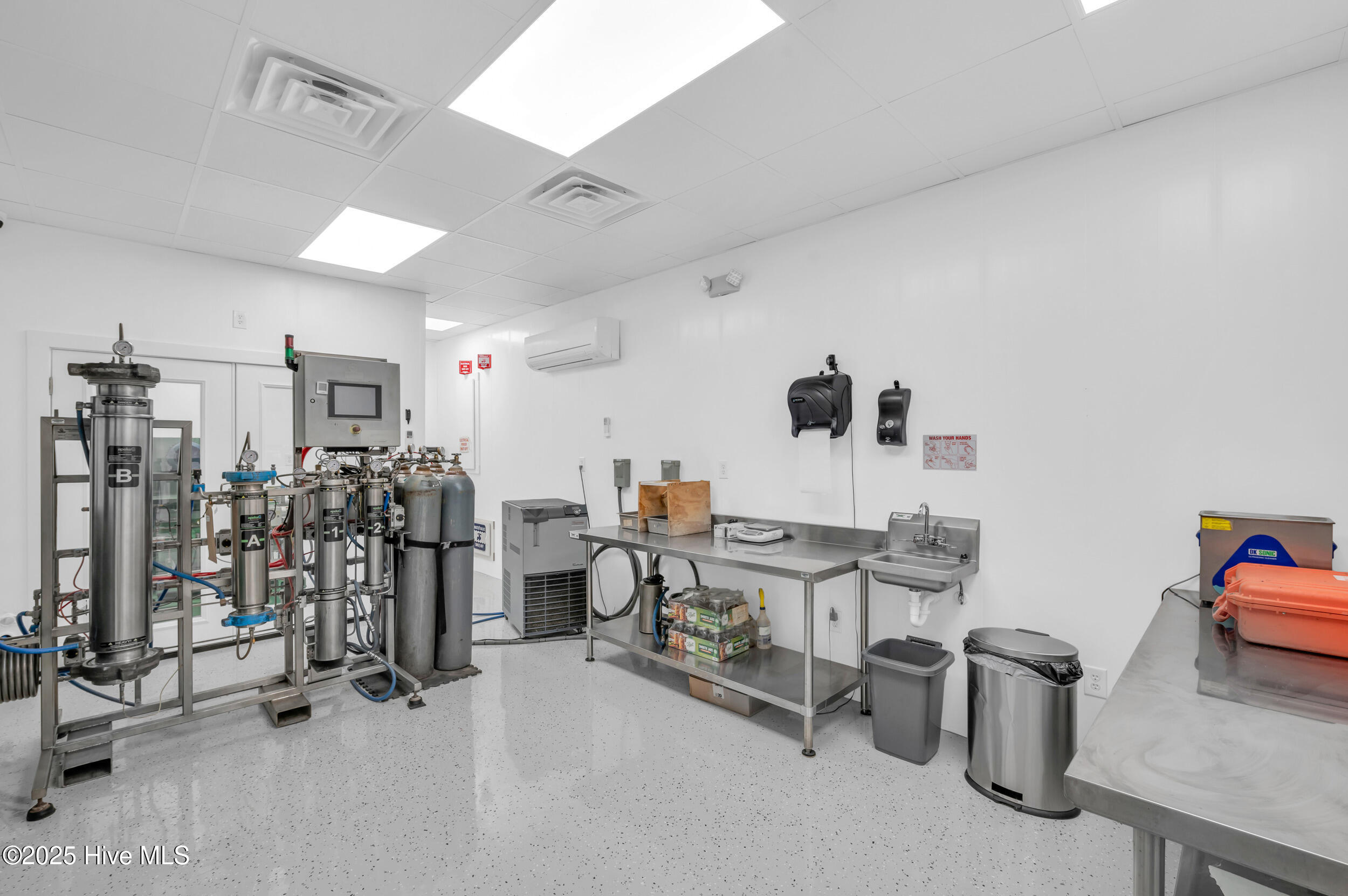 100532115 | Photo 64